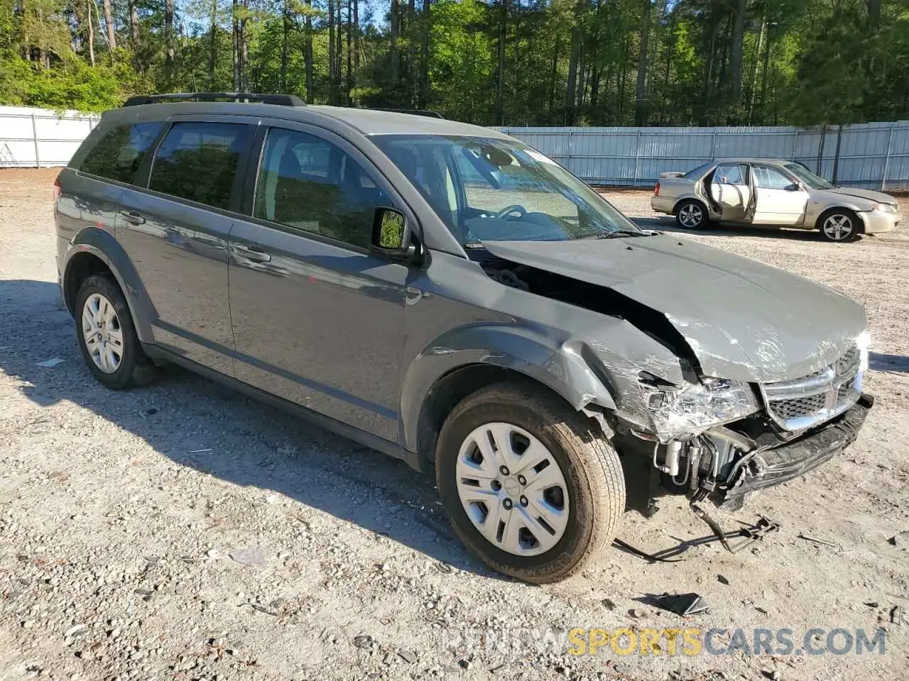 4 Photograph of a damaged car 3C4PDCAB9KT866340 DODGE JOURNEY 2019