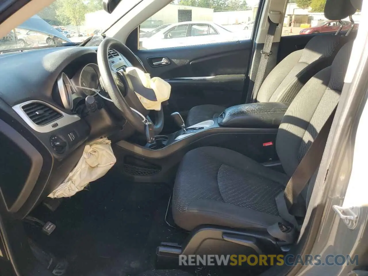 7 Photograph of a damaged car 3C4PDCAB9KT866340 DODGE JOURNEY 2019