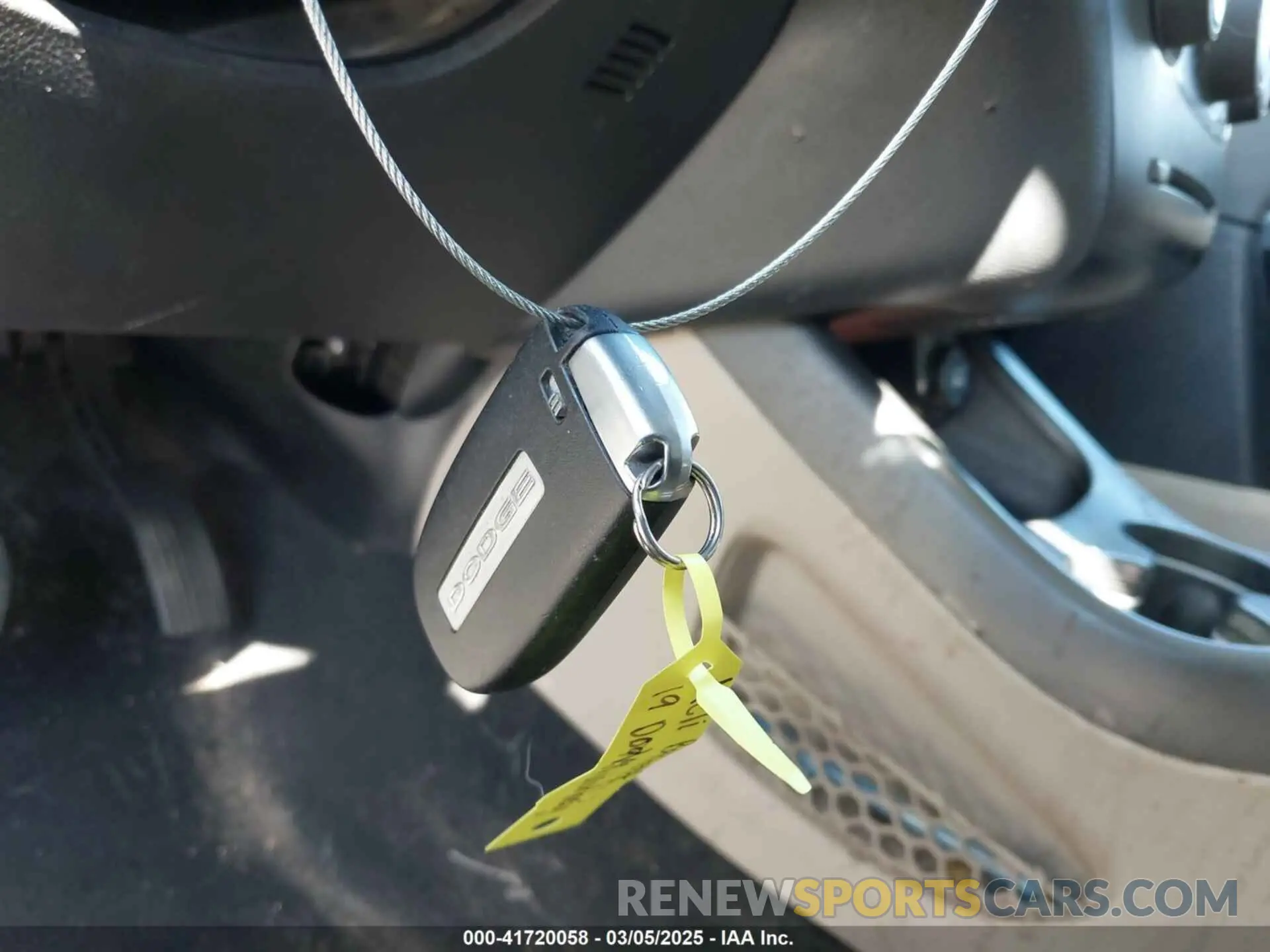 11 Photograph of a damaged car 3C4PDCAB9KT872316 DODGE JOURNEY 2019