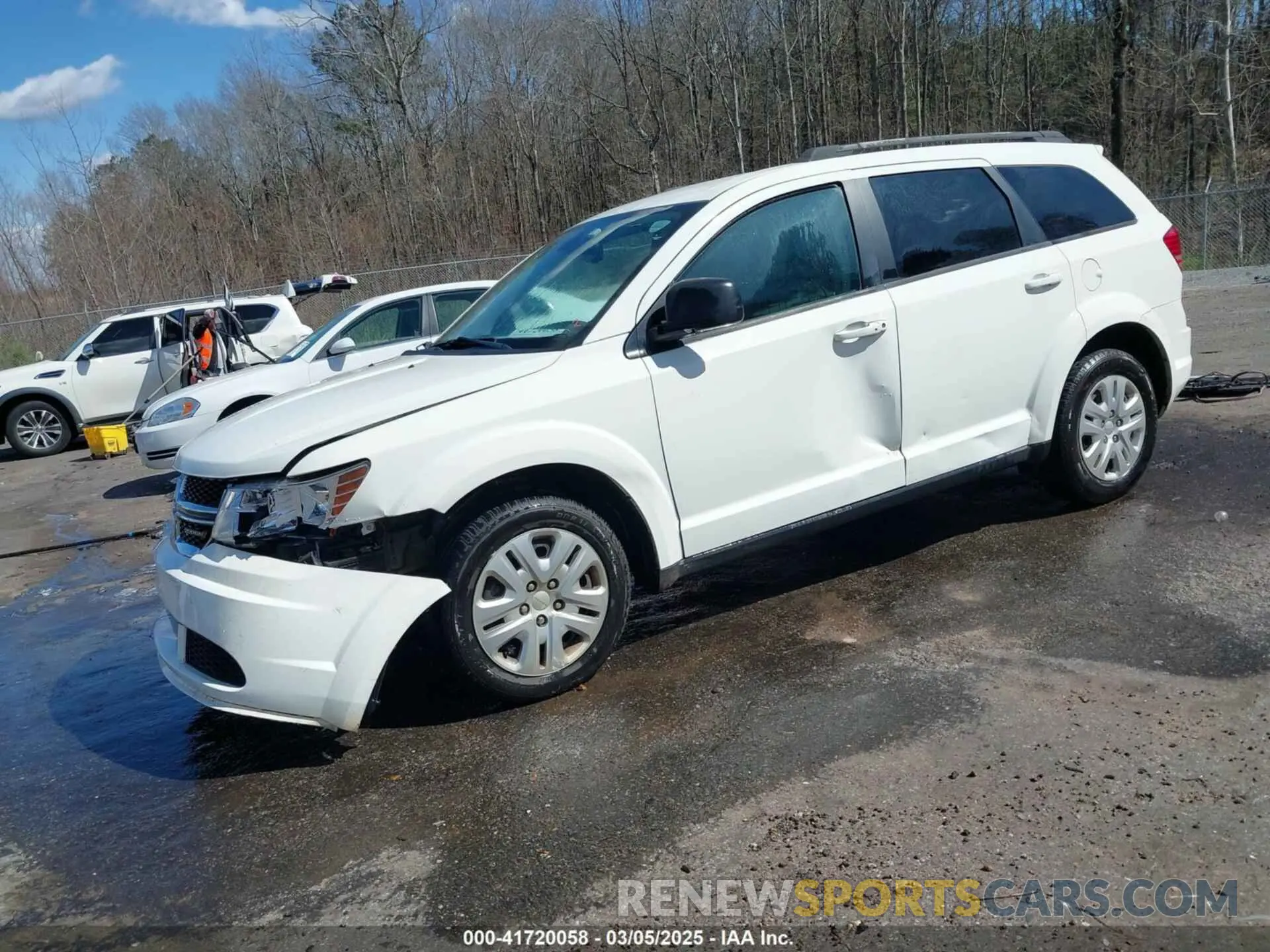 2 Photograph of a damaged car 3C4PDCAB9KT872316 DODGE JOURNEY 2019