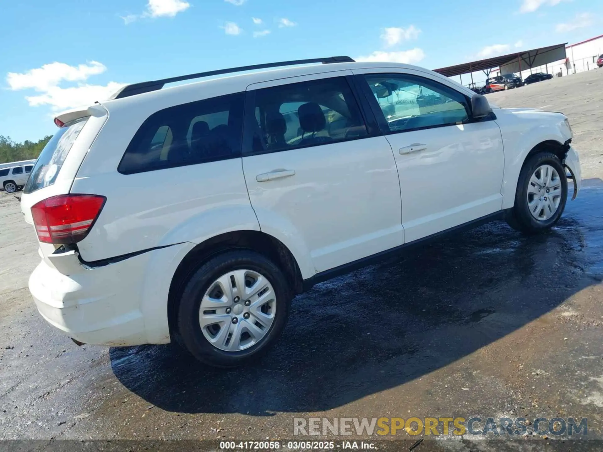 4 Photograph of a damaged car 3C4PDCAB9KT872316 DODGE JOURNEY 2019