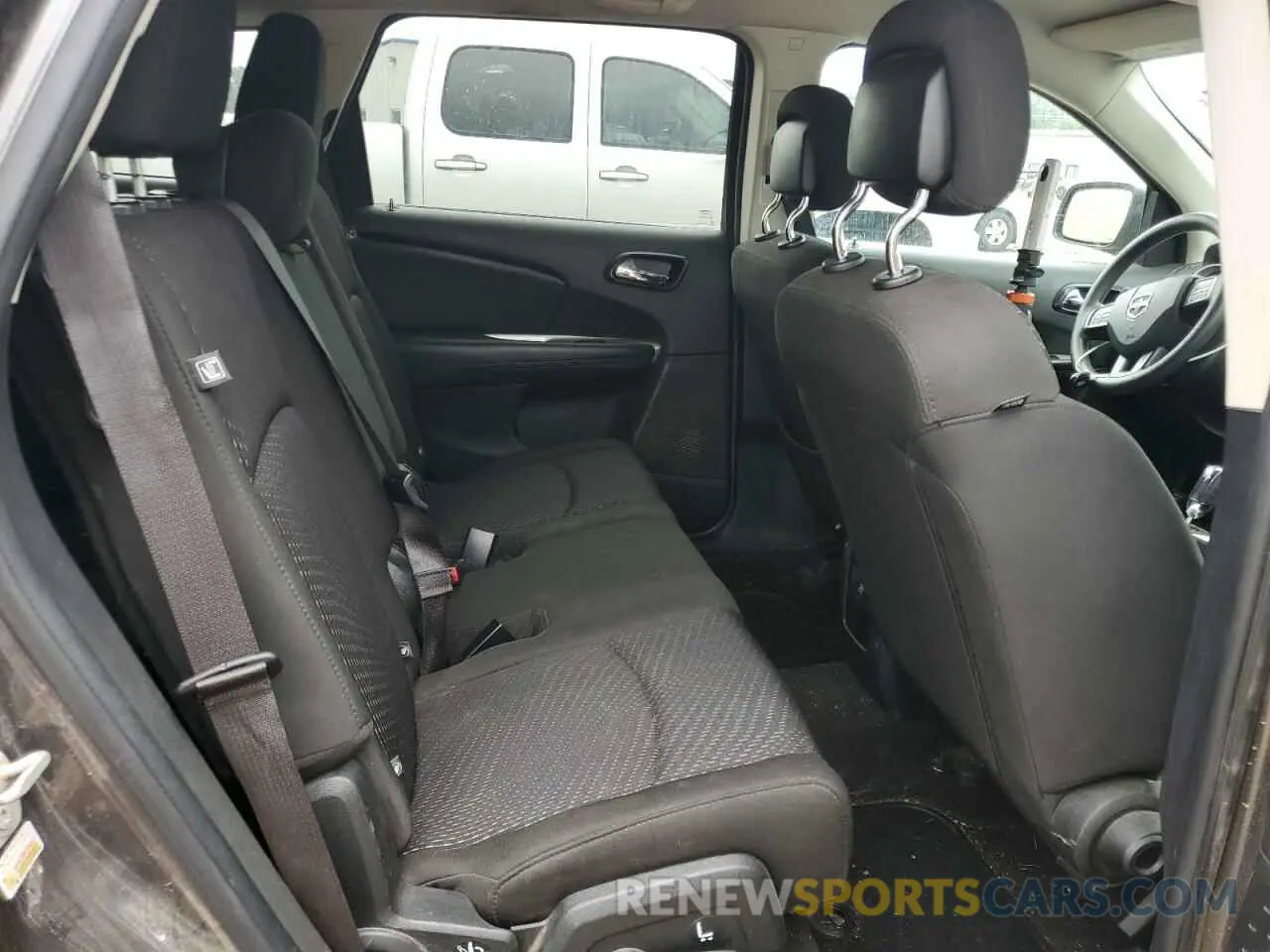 10 Photograph of a damaged car 3C4PDCABXKT860935 DODGE JOURNEY 2019