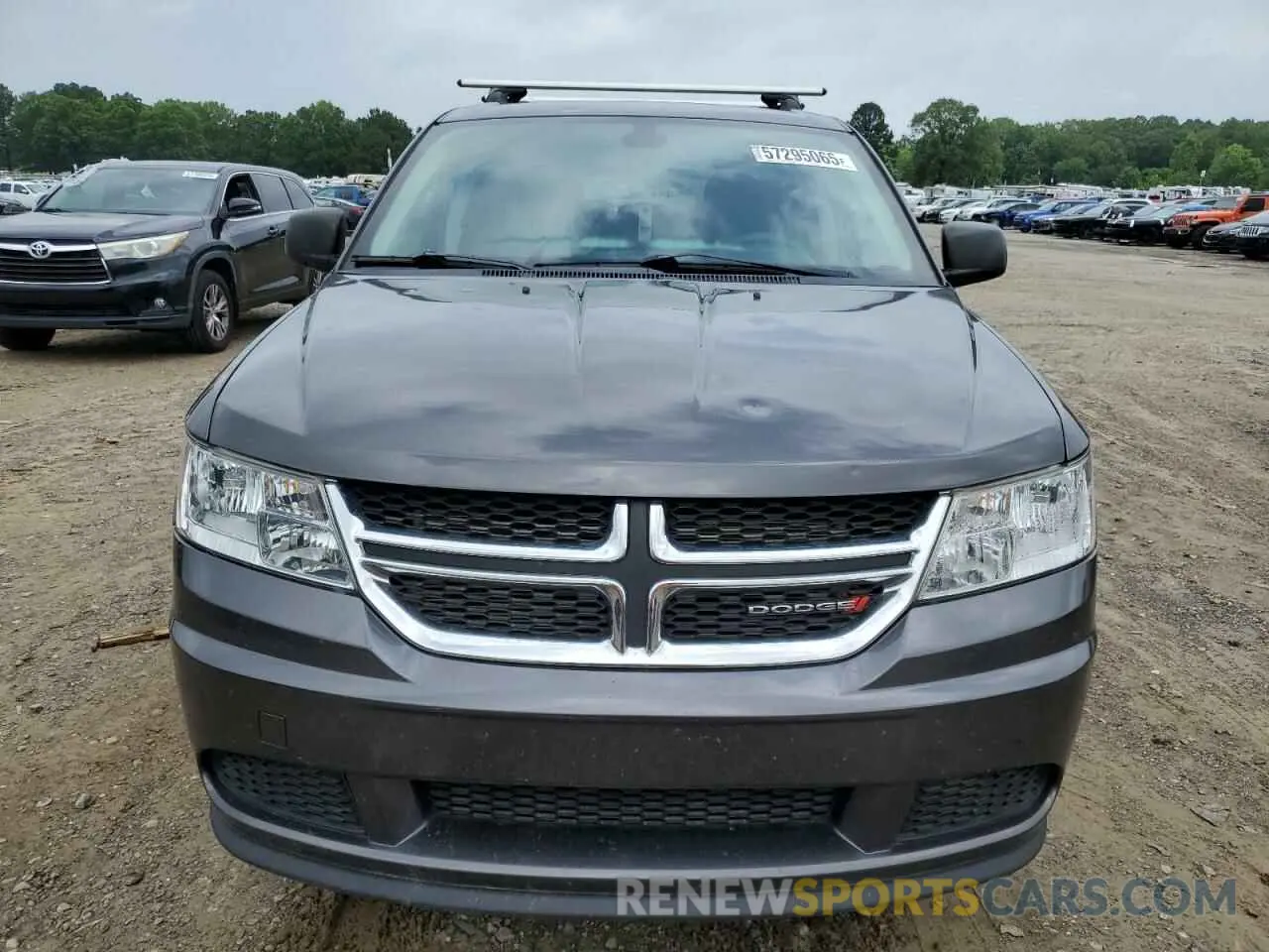 5 Photograph of a damaged car 3C4PDCABXKT860935 DODGE JOURNEY 2019
