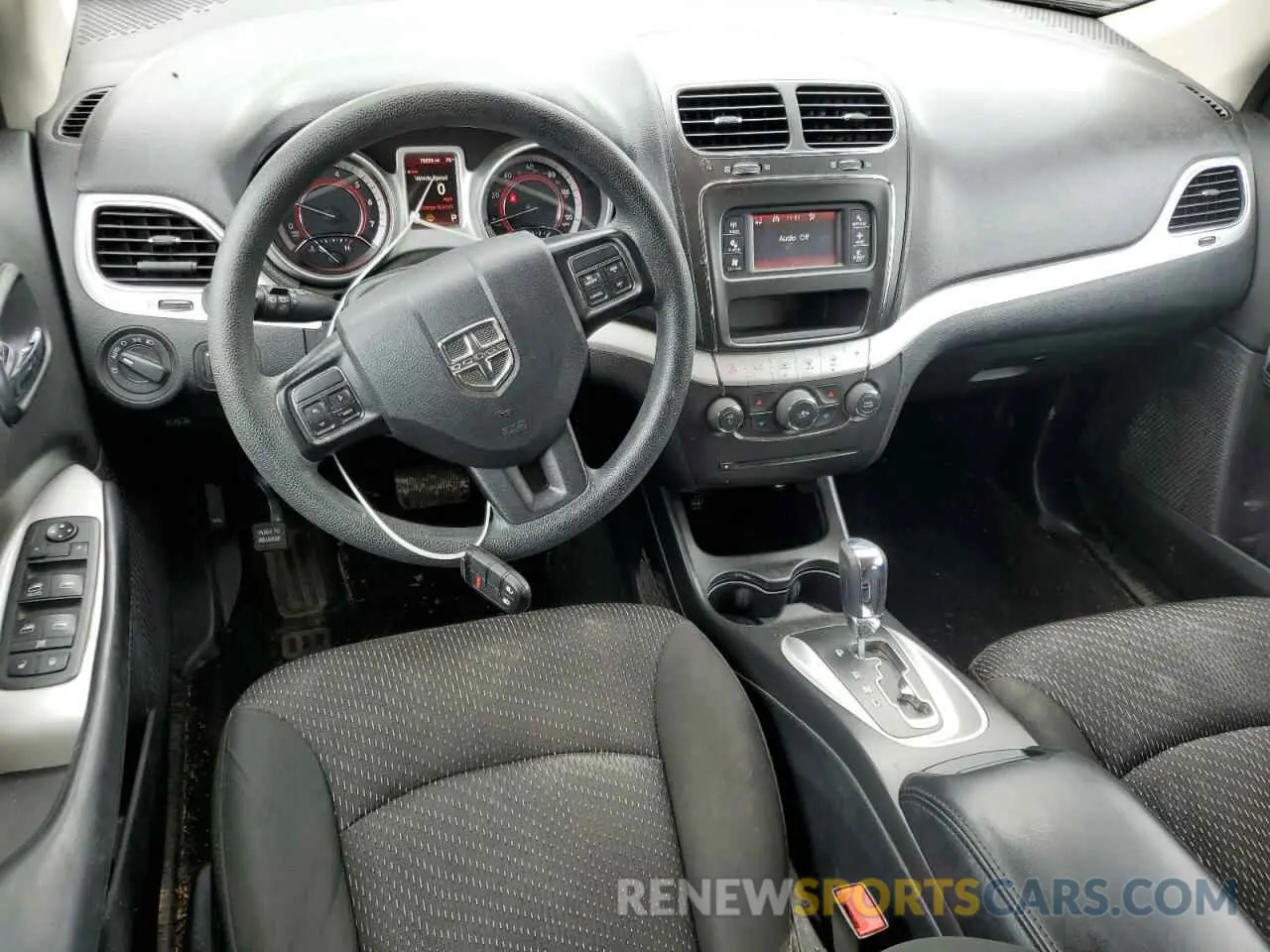 8 Photograph of a damaged car 3C4PDCABXKT860935 DODGE JOURNEY 2019