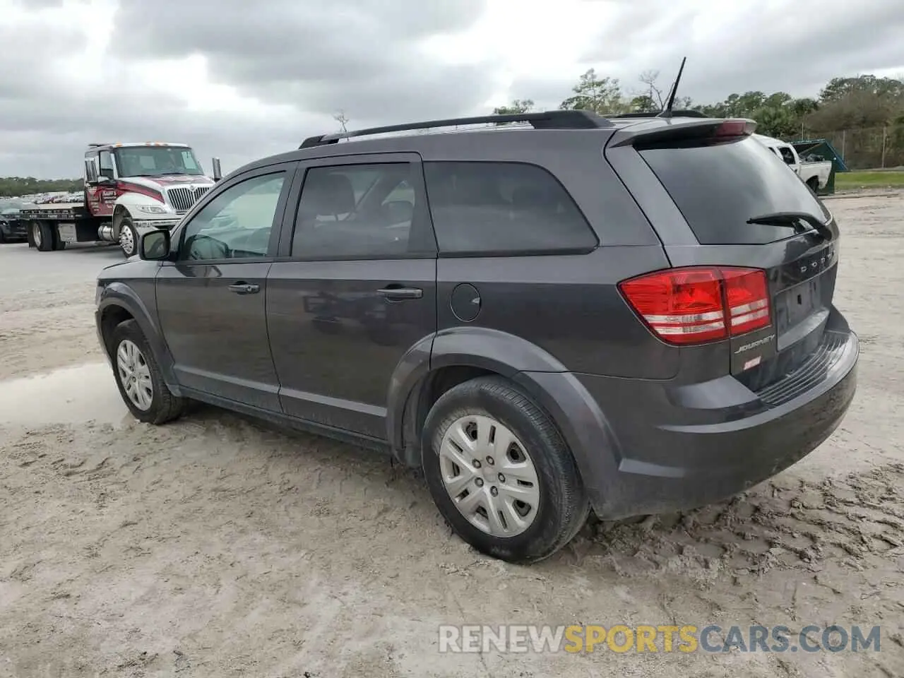 2 Photograph of a damaged car 3C4PDCABXKT872051 DODGE JOURNEY 2019