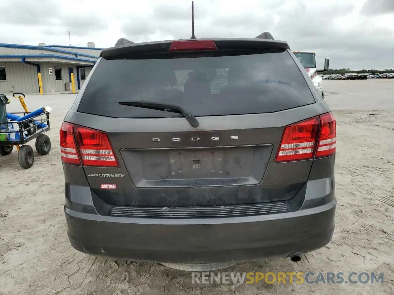 6 Photograph of a damaged car 3C4PDCABXKT872051 DODGE JOURNEY 2019