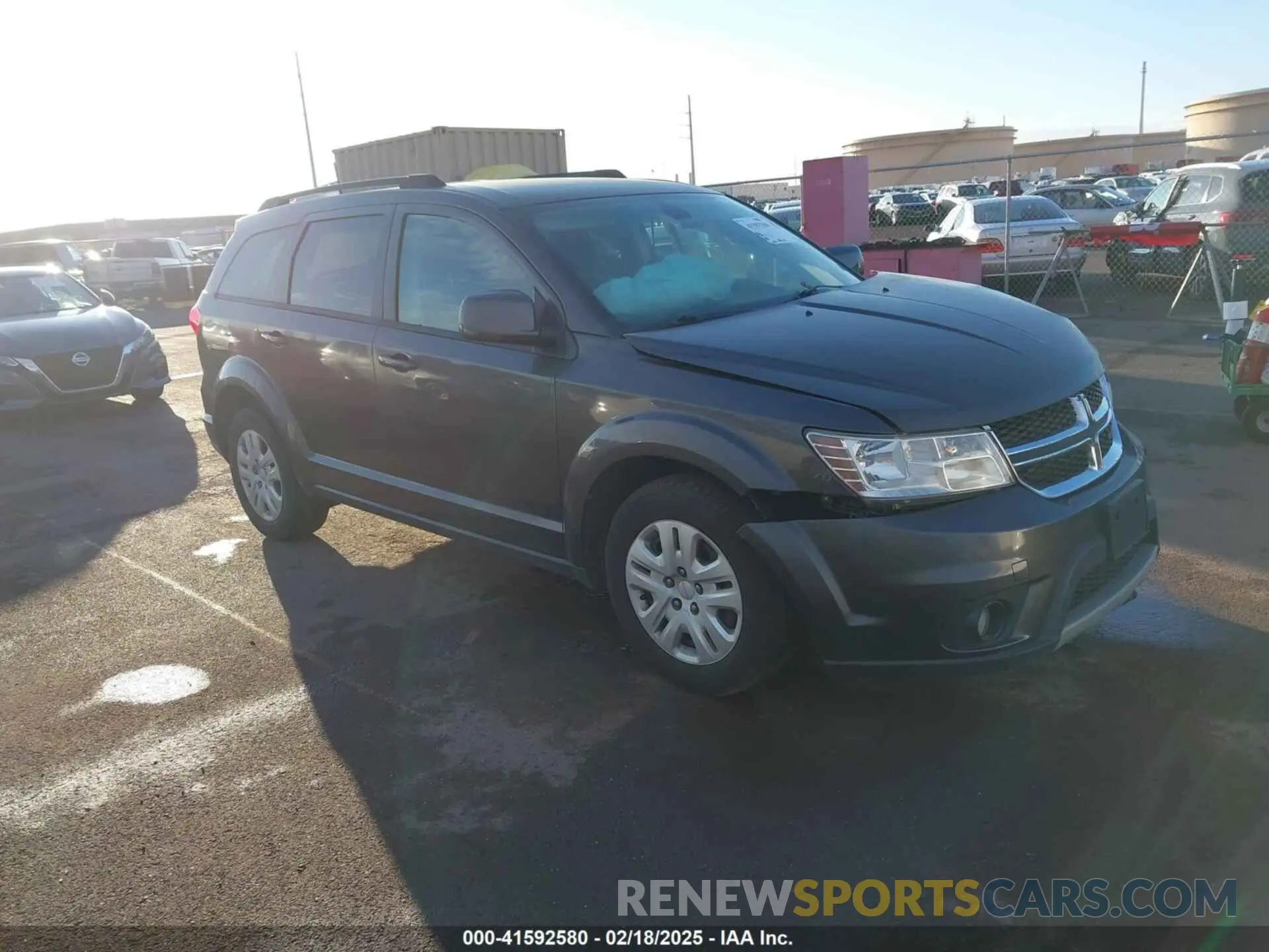 1 Photograph of a damaged car 3C4PDCBB0KT701307 DODGE JOURNEY 2019