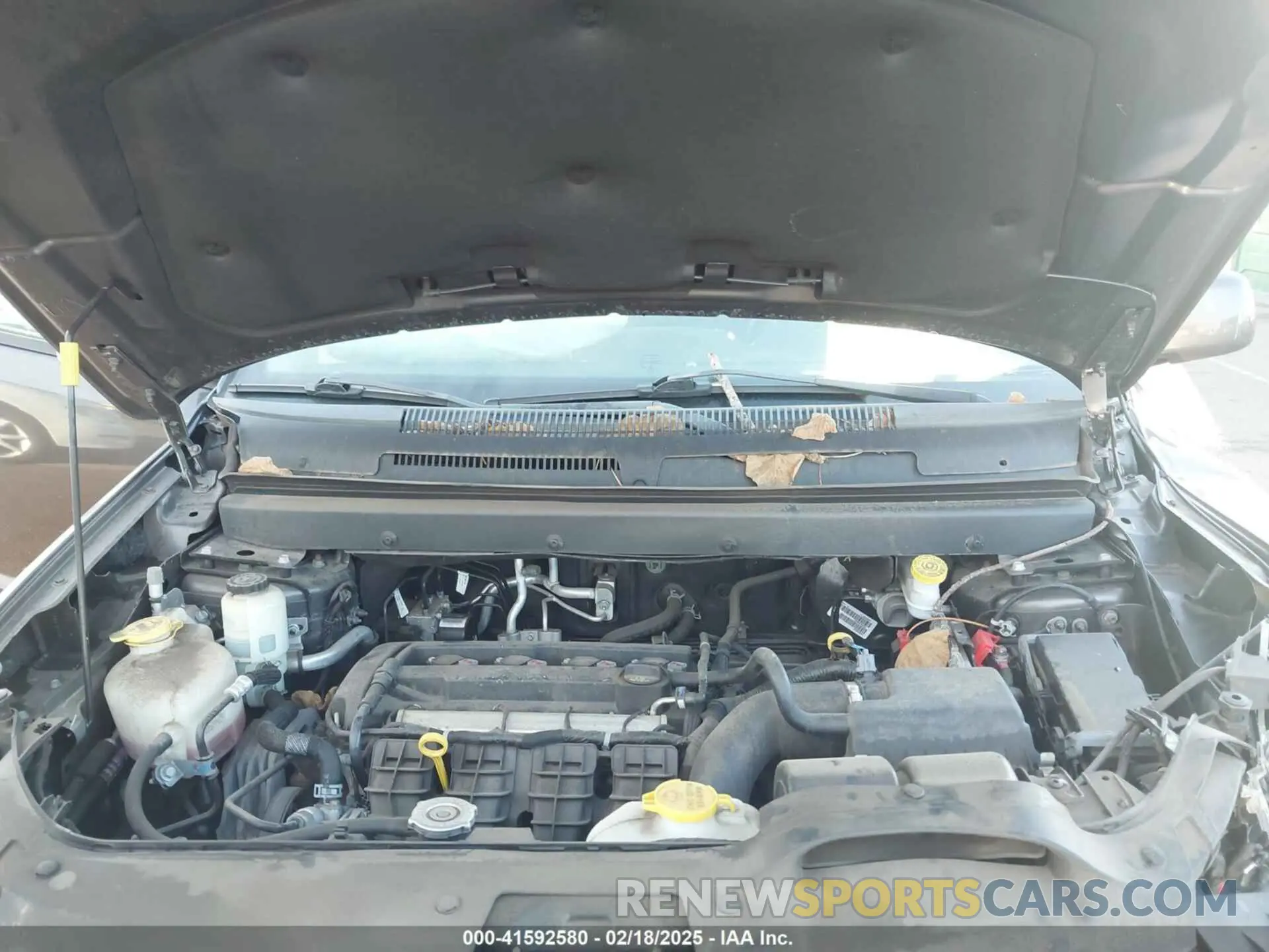 10 Photograph of a damaged car 3C4PDCBB0KT701307 DODGE JOURNEY 2019