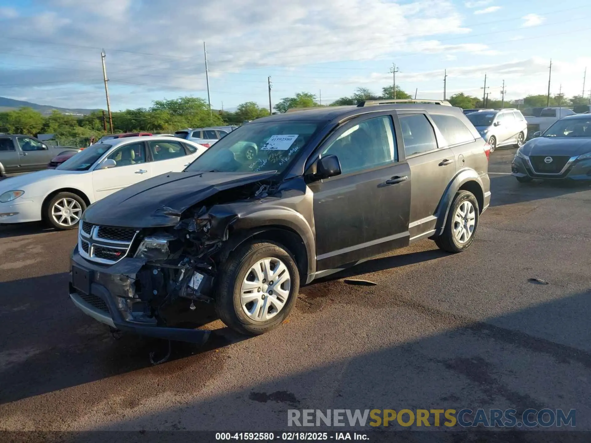 2 Photograph of a damaged car 3C4PDCBB0KT701307 DODGE JOURNEY 2019