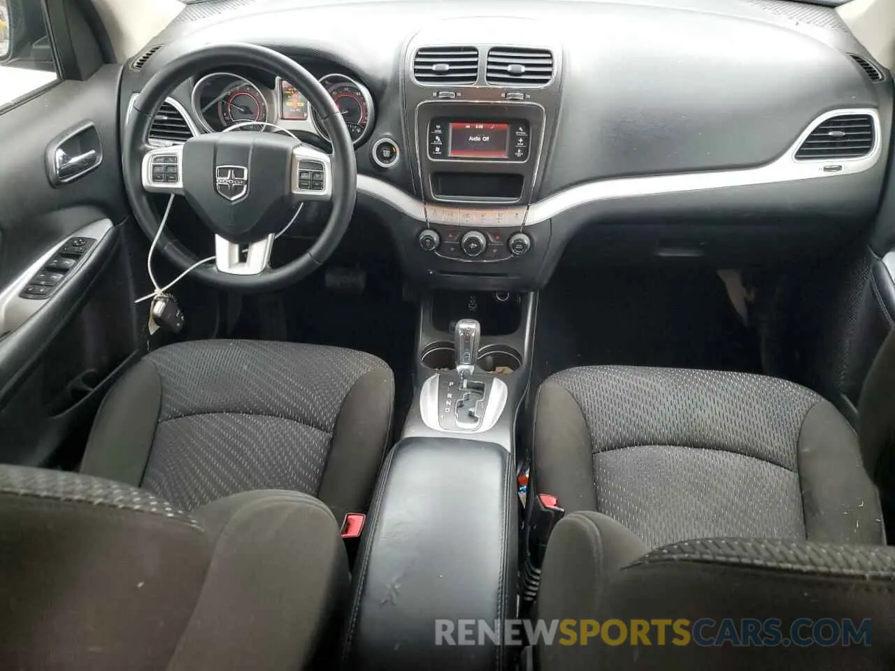 8 Photograph of a damaged car 3C4PDCBB0KT719581 DODGE JOURNEY 2019