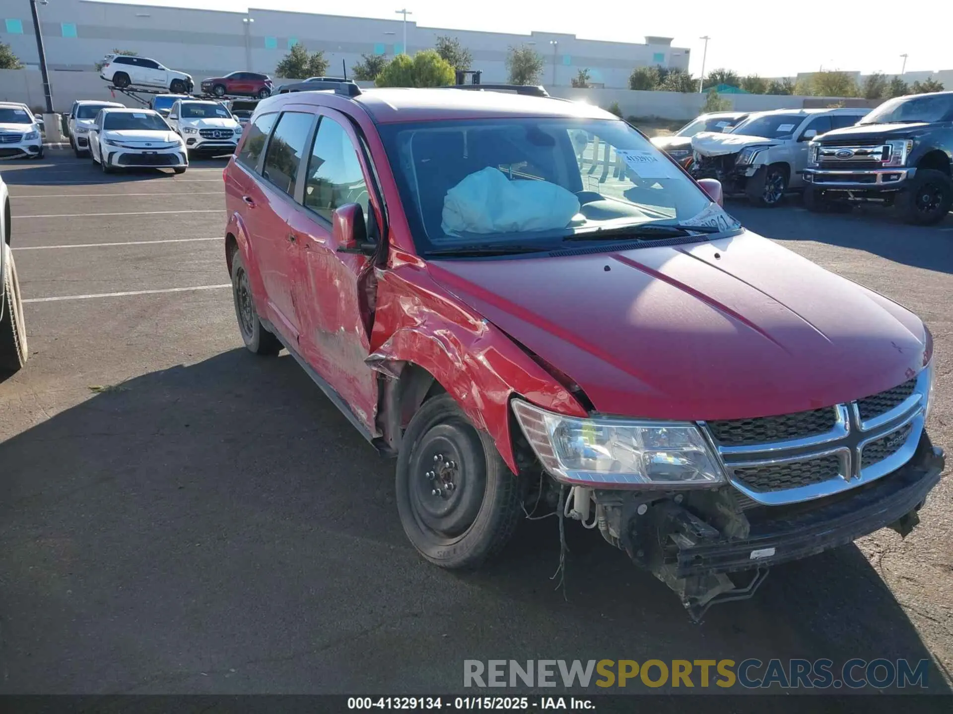 1 Photograph of a damaged car 3C4PDCBB0KT738311 DODGE JOURNEY 2019