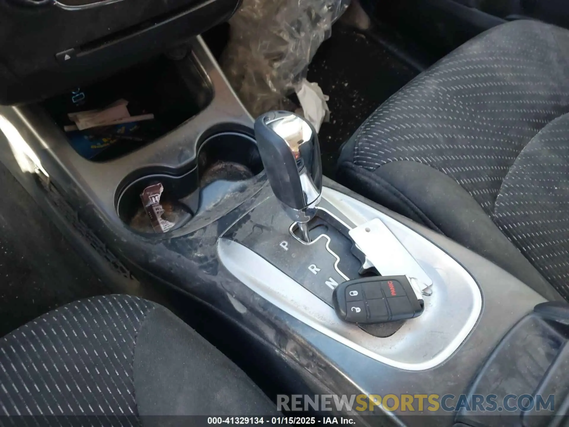11 Photograph of a damaged car 3C4PDCBB0KT738311 DODGE JOURNEY 2019