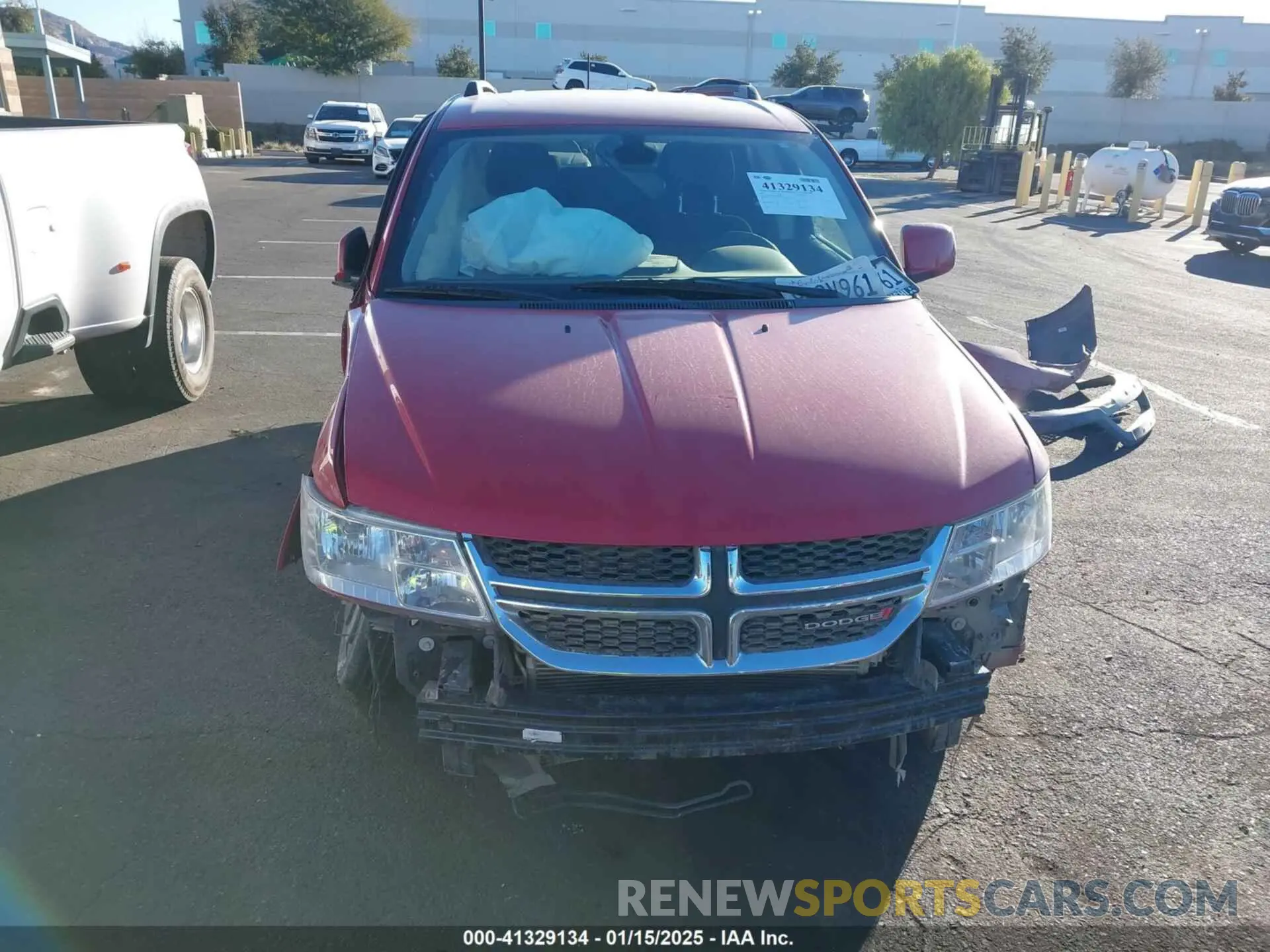 12 Photograph of a damaged car 3C4PDCBB0KT738311 DODGE JOURNEY 2019