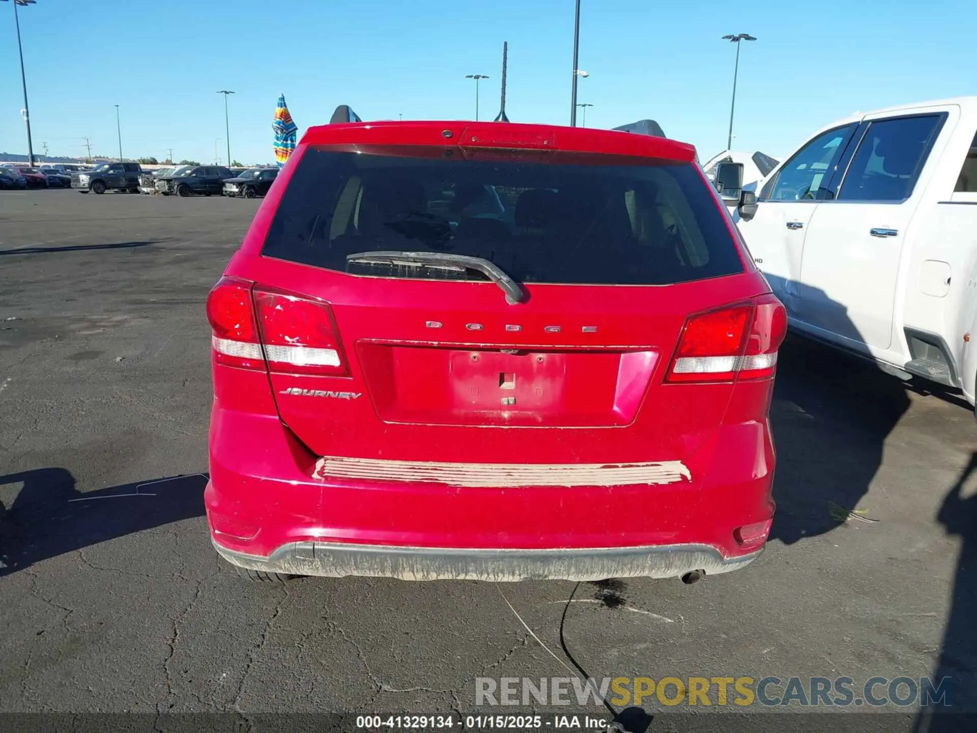 16 Photograph of a damaged car 3C4PDCBB0KT738311 DODGE JOURNEY 2019