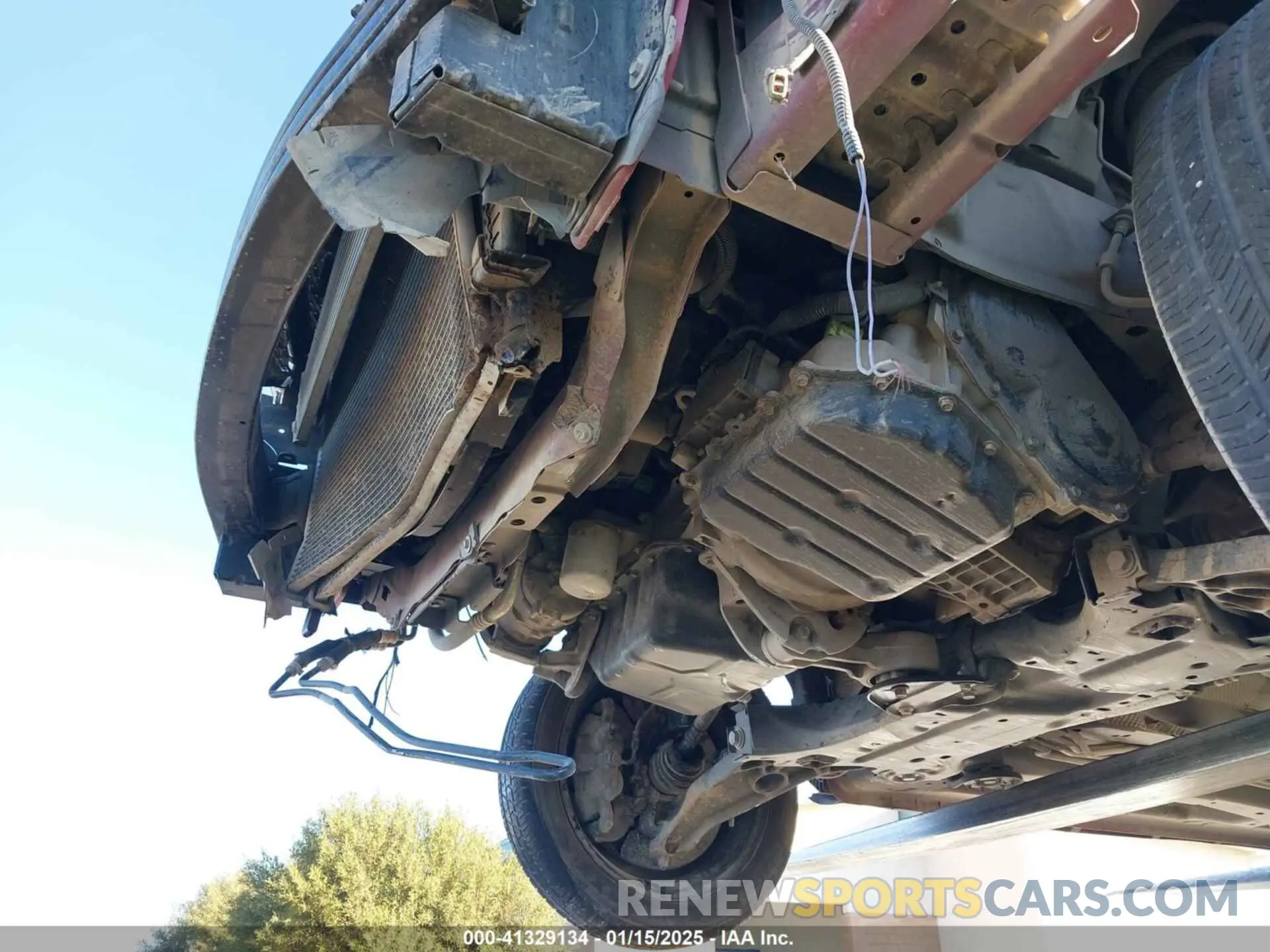18 Photograph of a damaged car 3C4PDCBB0KT738311 DODGE JOURNEY 2019
