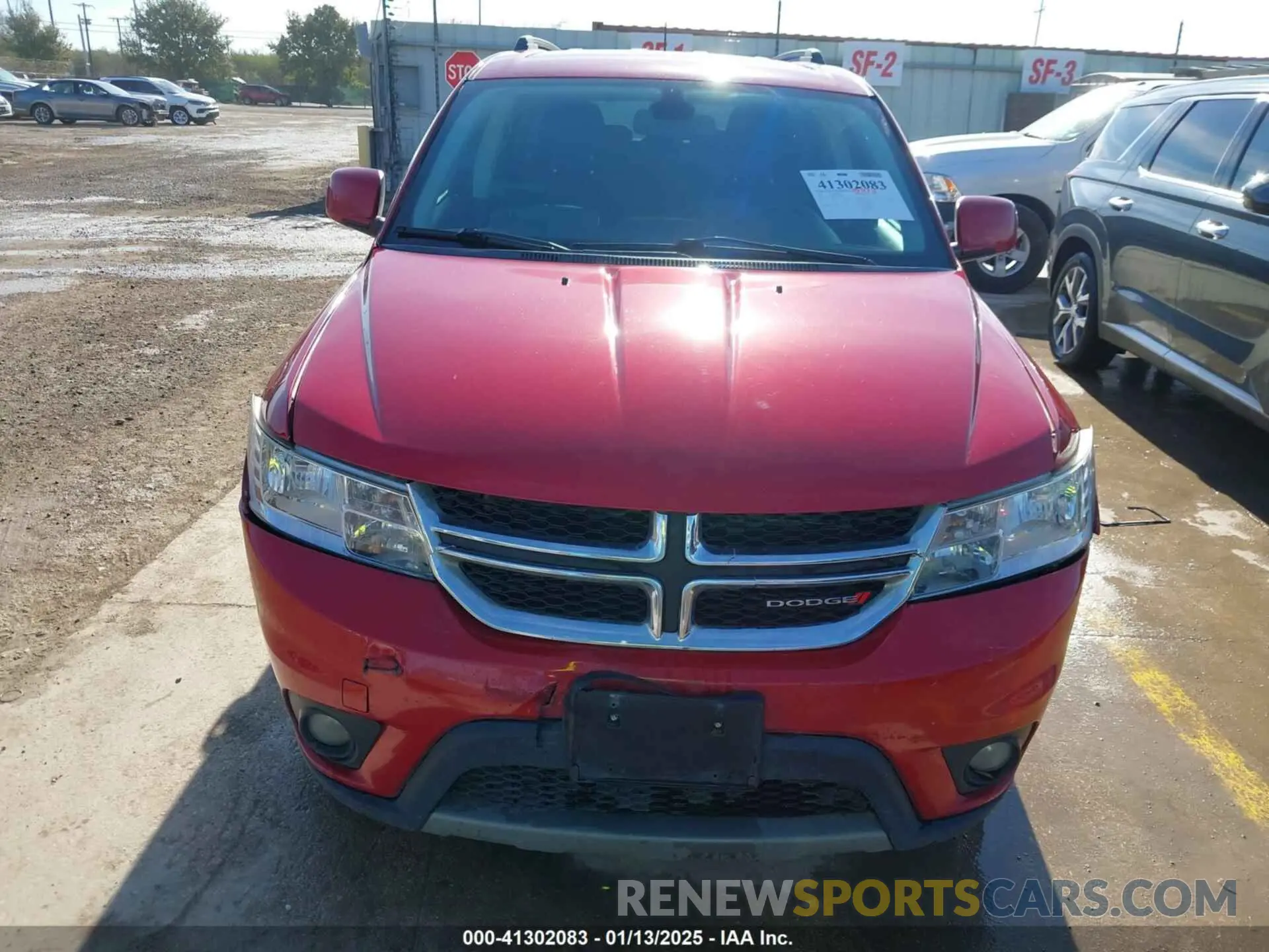 12 Photograph of a damaged car 3C4PDCBB0KT756257 DODGE JOURNEY 2019