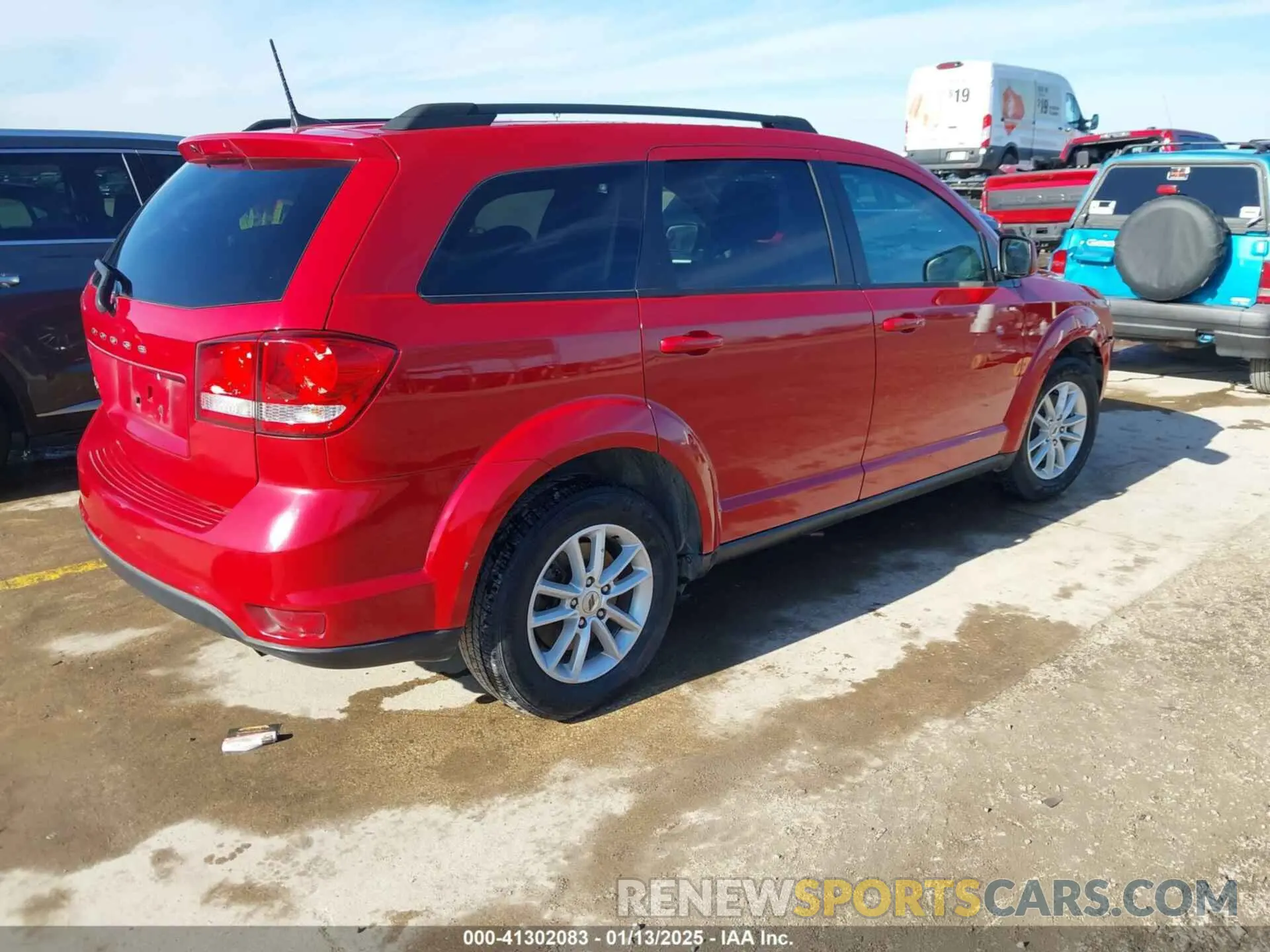 4 Photograph of a damaged car 3C4PDCBB0KT756257 DODGE JOURNEY 2019