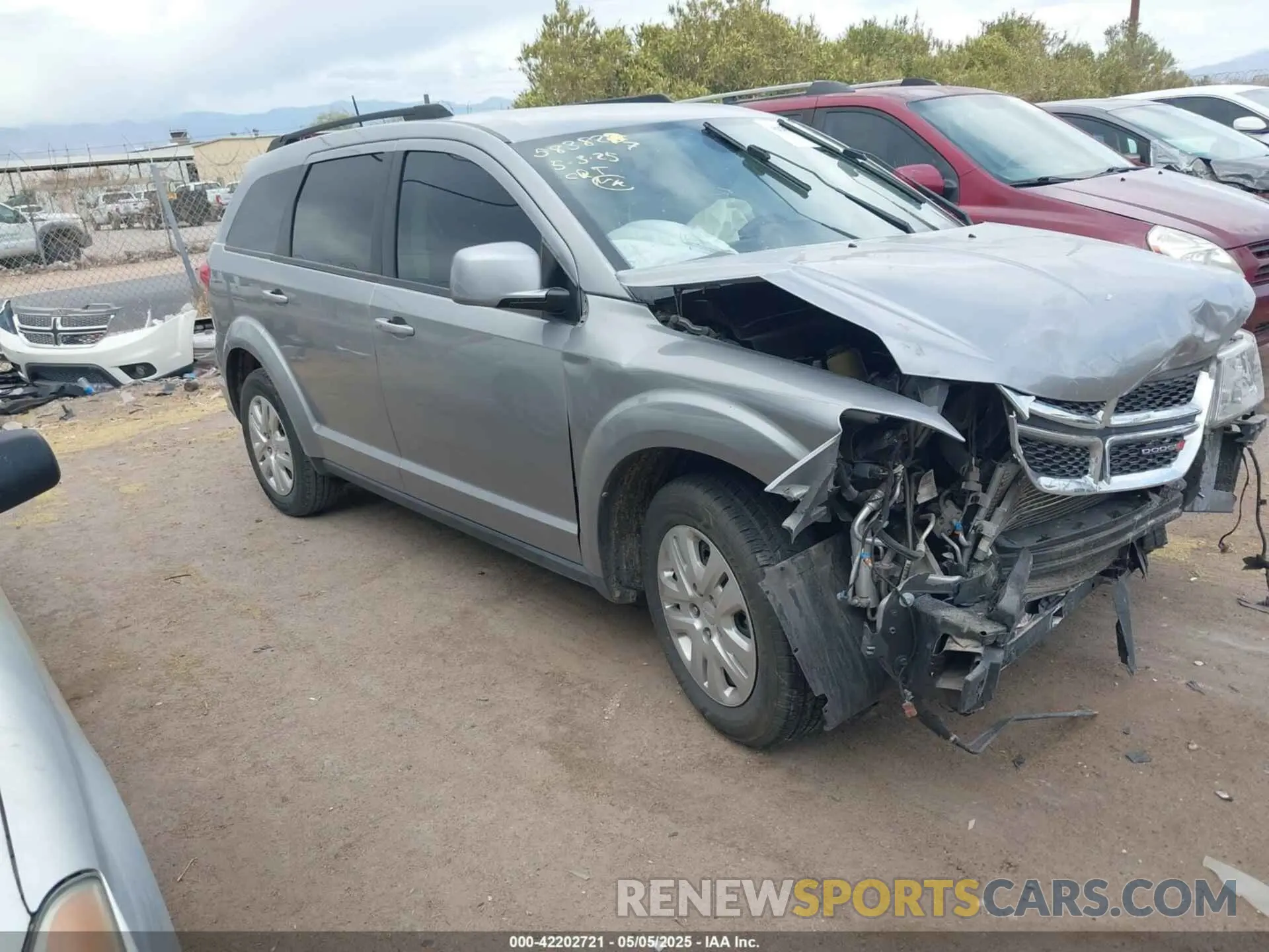 1 Photograph of a damaged car 3C4PDCBB0KT798928 DODGE JOURNEY 2019