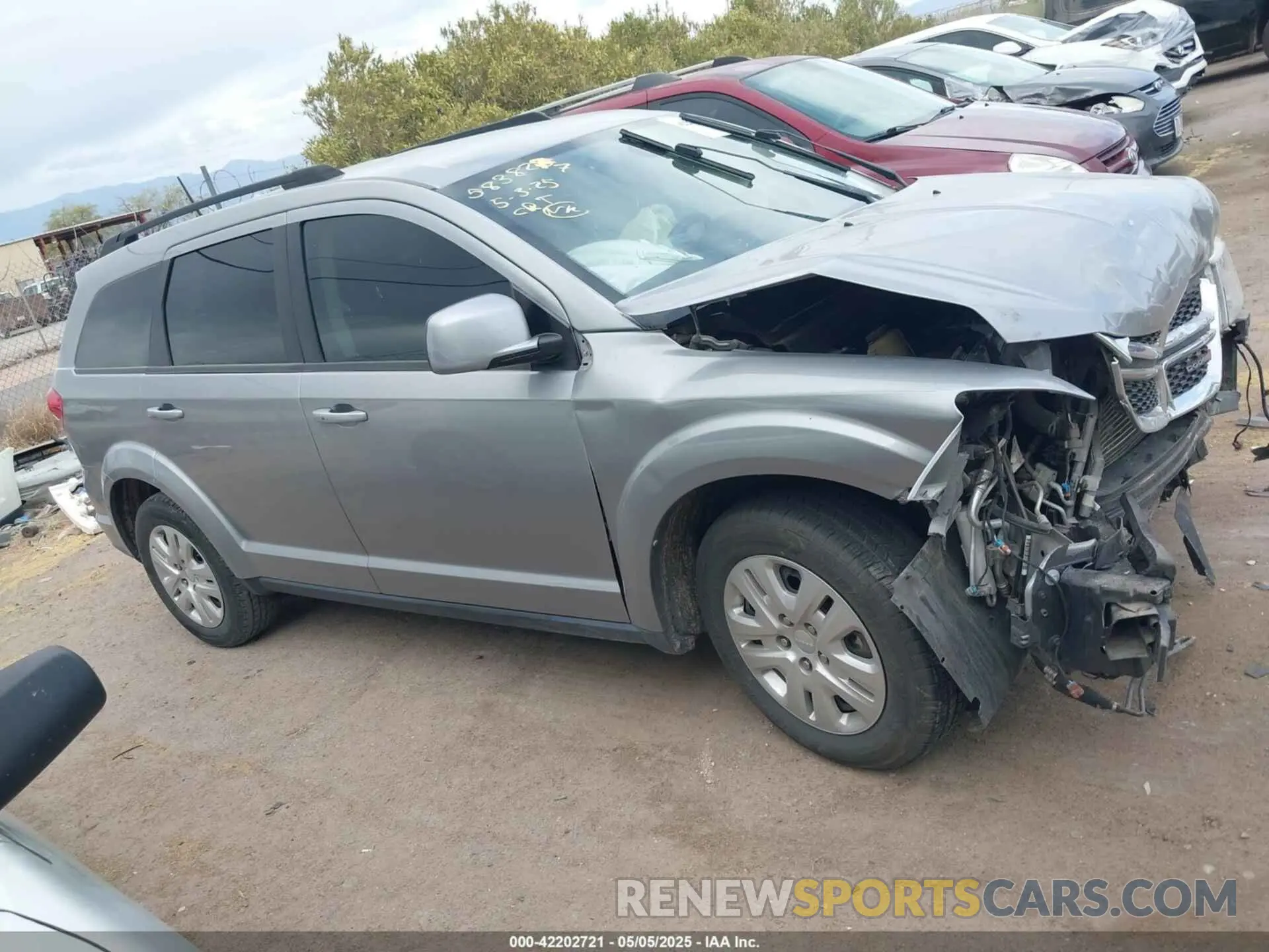 14 Photograph of a damaged car 3C4PDCBB0KT798928 DODGE JOURNEY 2019