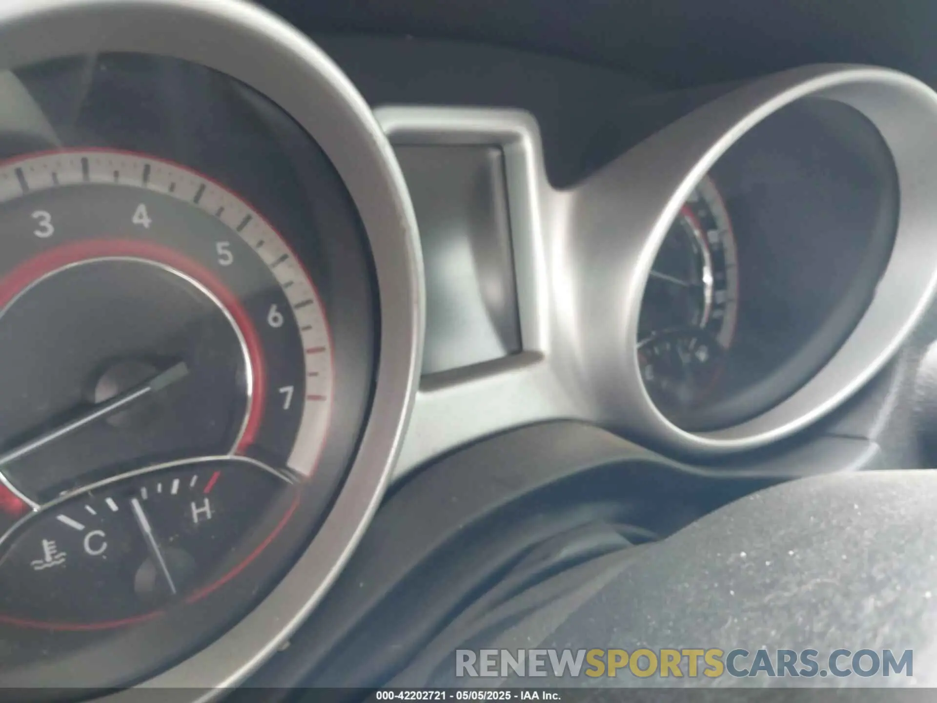 16 Photograph of a damaged car 3C4PDCBB0KT798928 DODGE JOURNEY 2019
