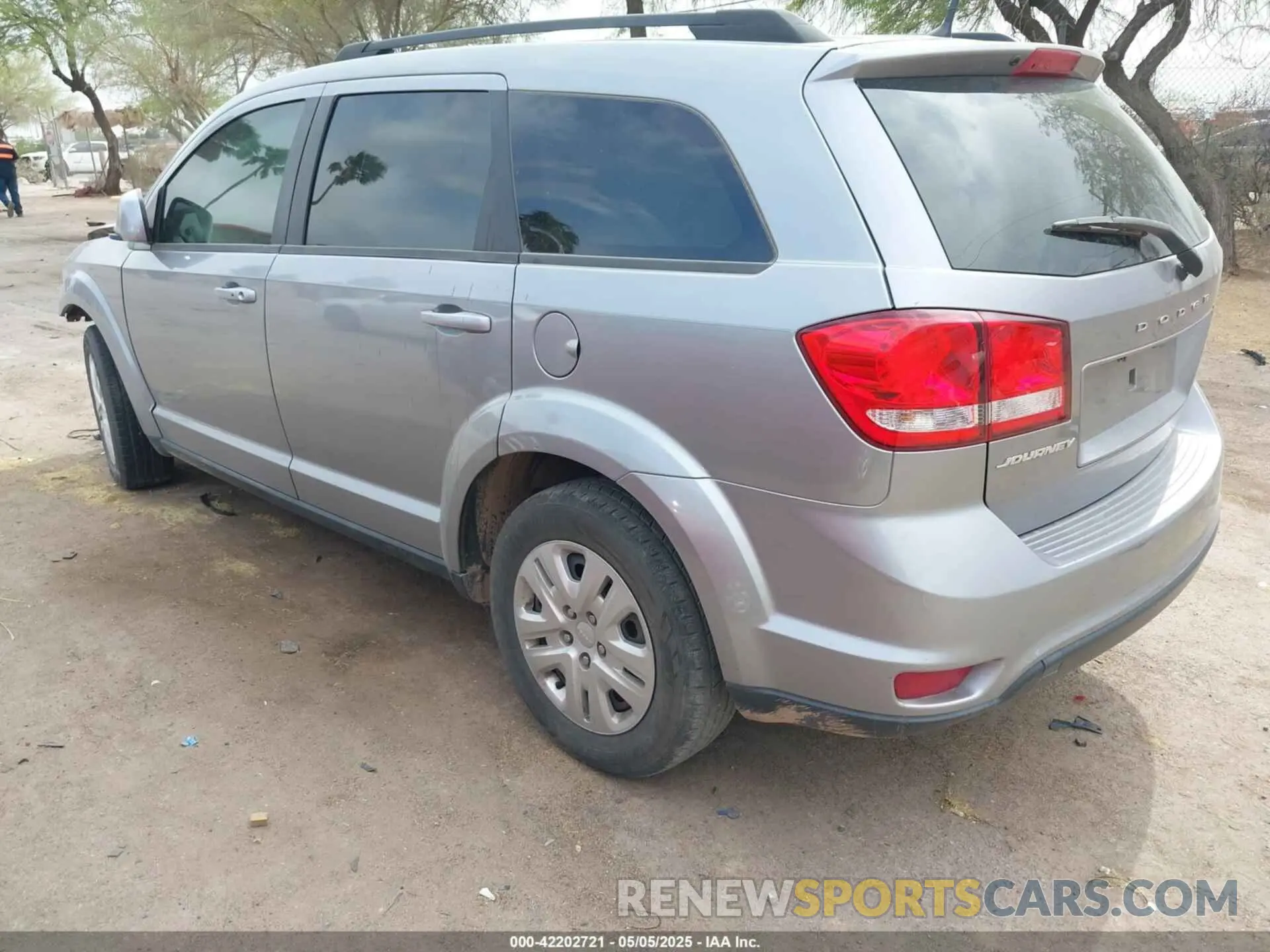 3 Photograph of a damaged car 3C4PDCBB0KT798928 DODGE JOURNEY 2019
