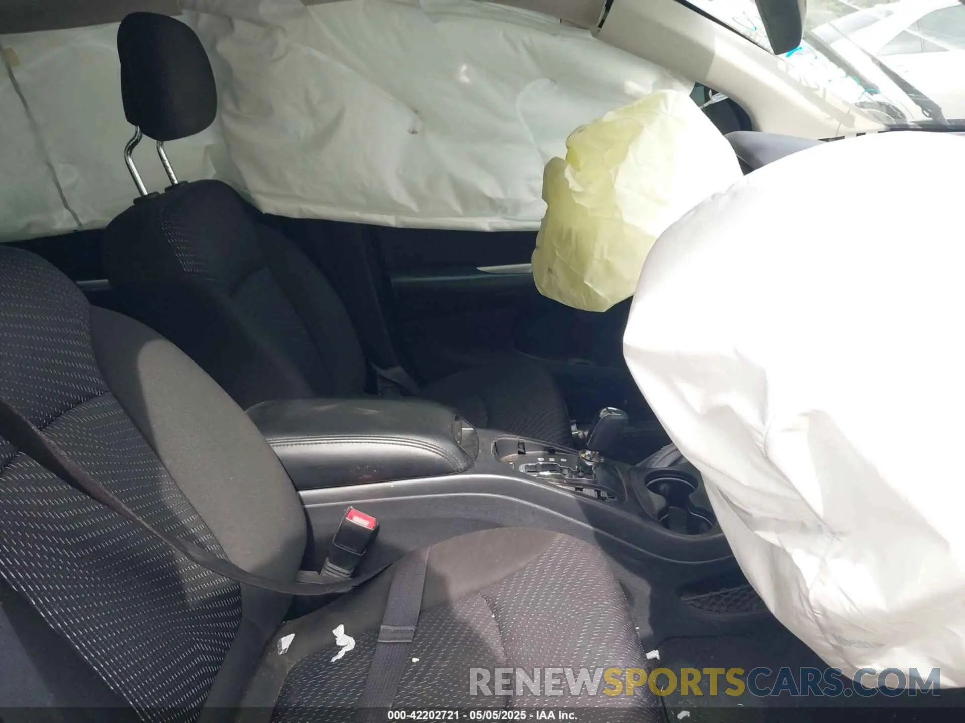 5 Photograph of a damaged car 3C4PDCBB0KT798928 DODGE JOURNEY 2019