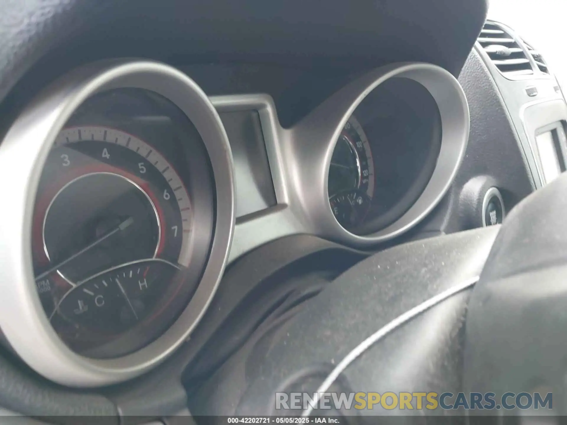 7 Photograph of a damaged car 3C4PDCBB0KT798928 DODGE JOURNEY 2019