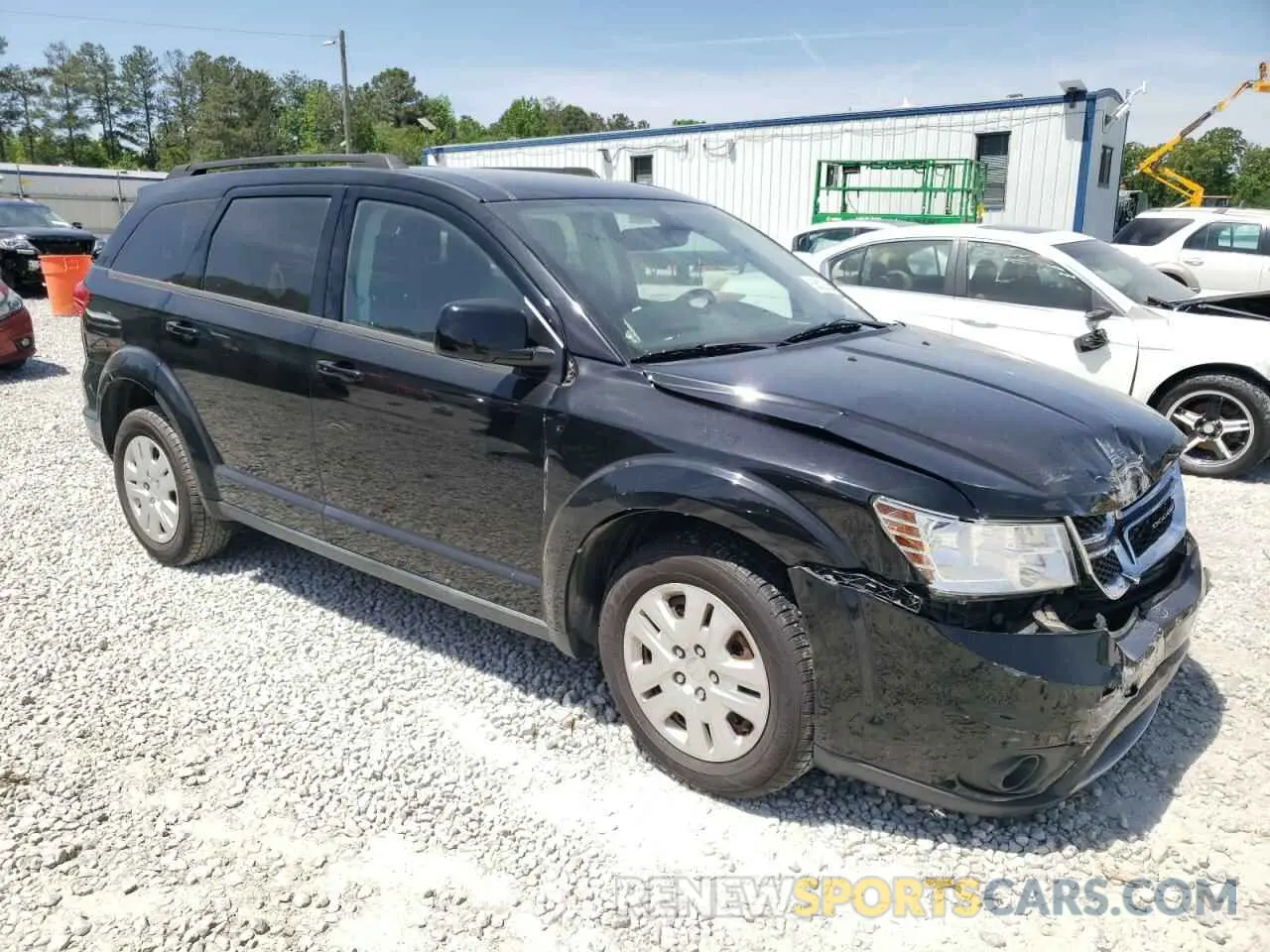 4 Photograph of a damaged car 3C4PDCBB0KT810592 DODGE JOURNEY 2019