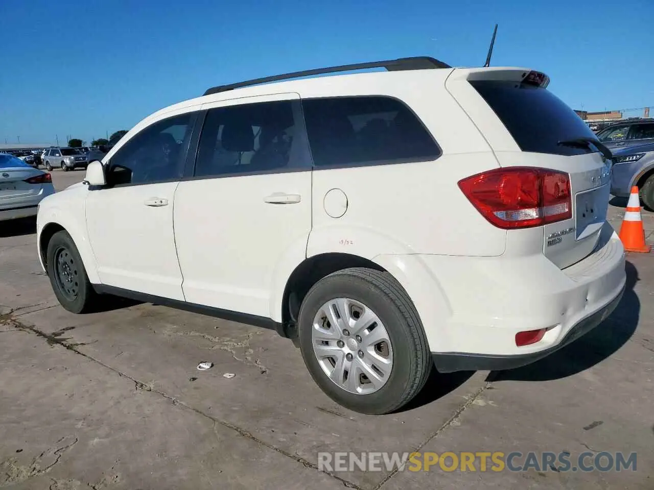 2 Photograph of a damaged car 3C4PDCBB0KT816263 DODGE JOURNEY 2019