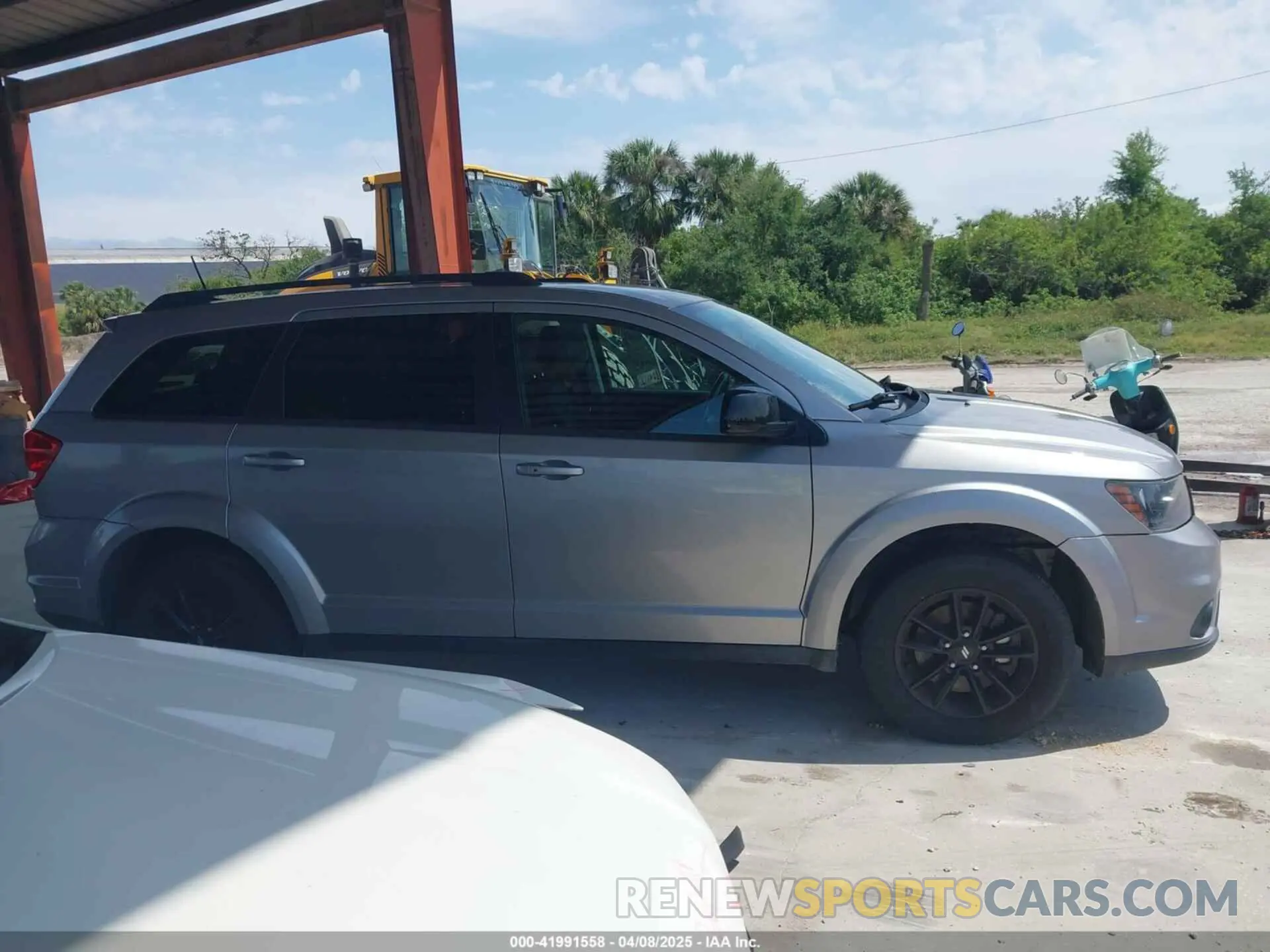 14 Photograph of a damaged car 3C4PDCBB0KT848601 DODGE JOURNEY 2019