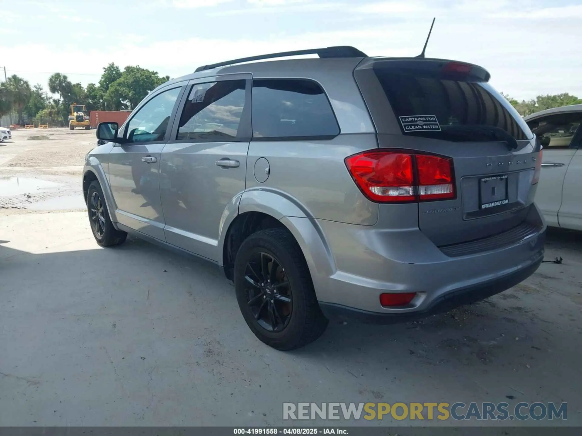 3 Photograph of a damaged car 3C4PDCBB0KT848601 DODGE JOURNEY 2019