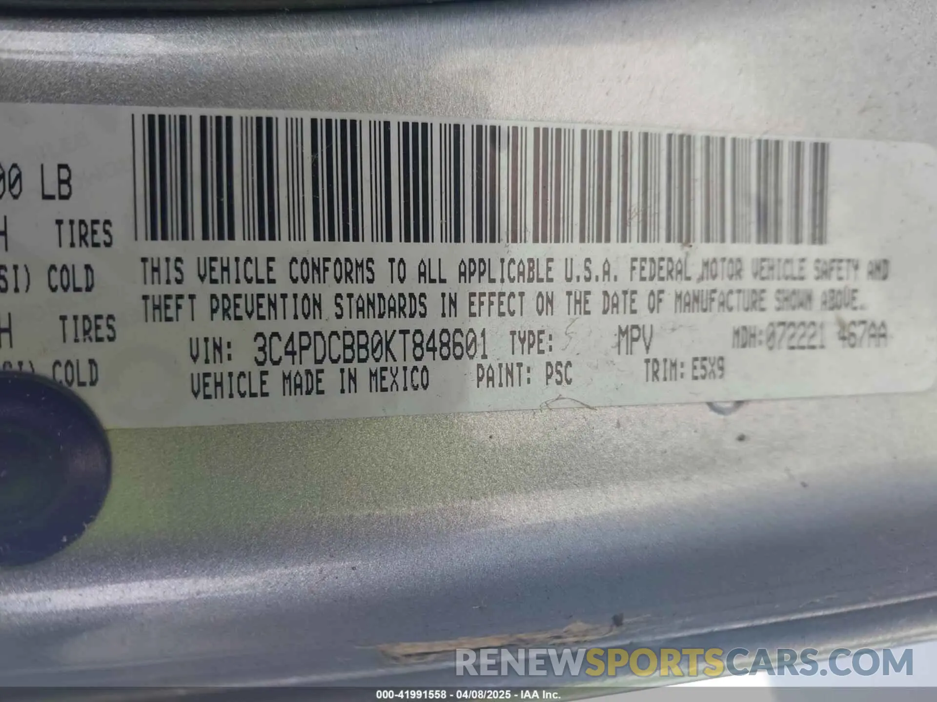 9 Photograph of a damaged car 3C4PDCBB0KT848601 DODGE JOURNEY 2019