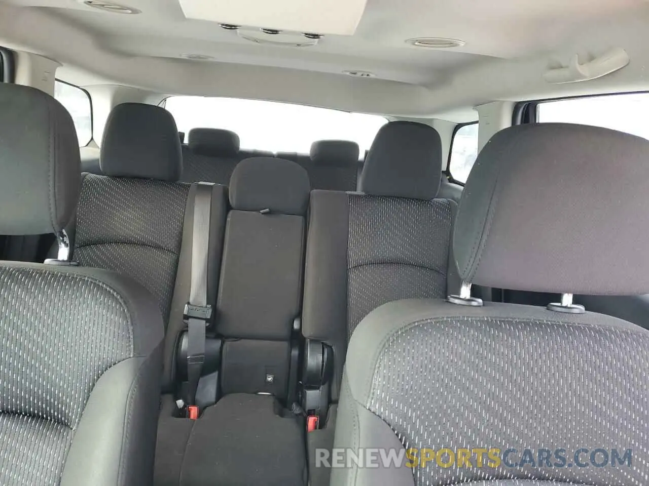 10 Photograph of a damaged car 3C4PDCBB0KT862739 DODGE JOURNEY 2019