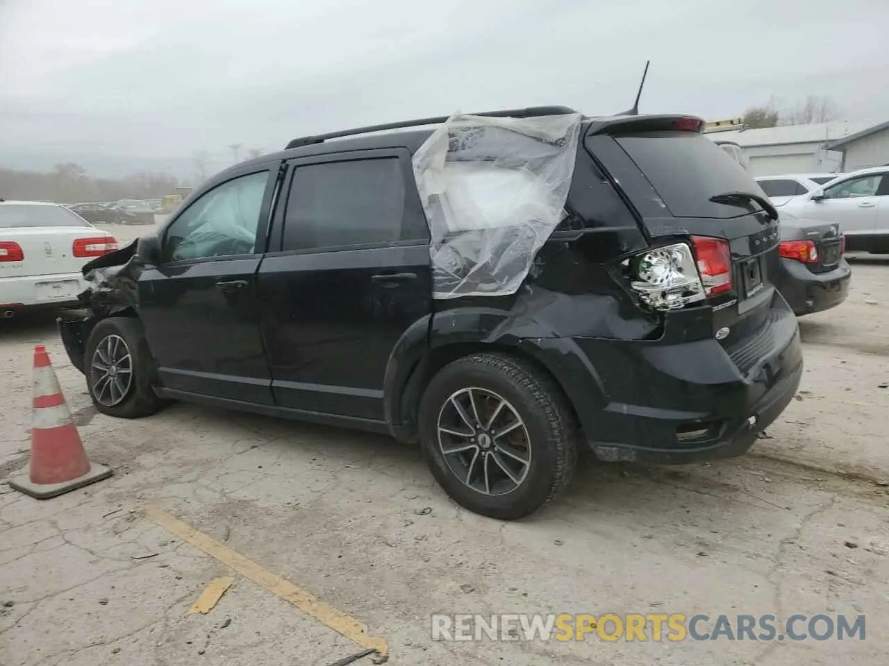 2 Photograph of a damaged car 3C4PDCBB1KT719203 DODGE JOURNEY 2019