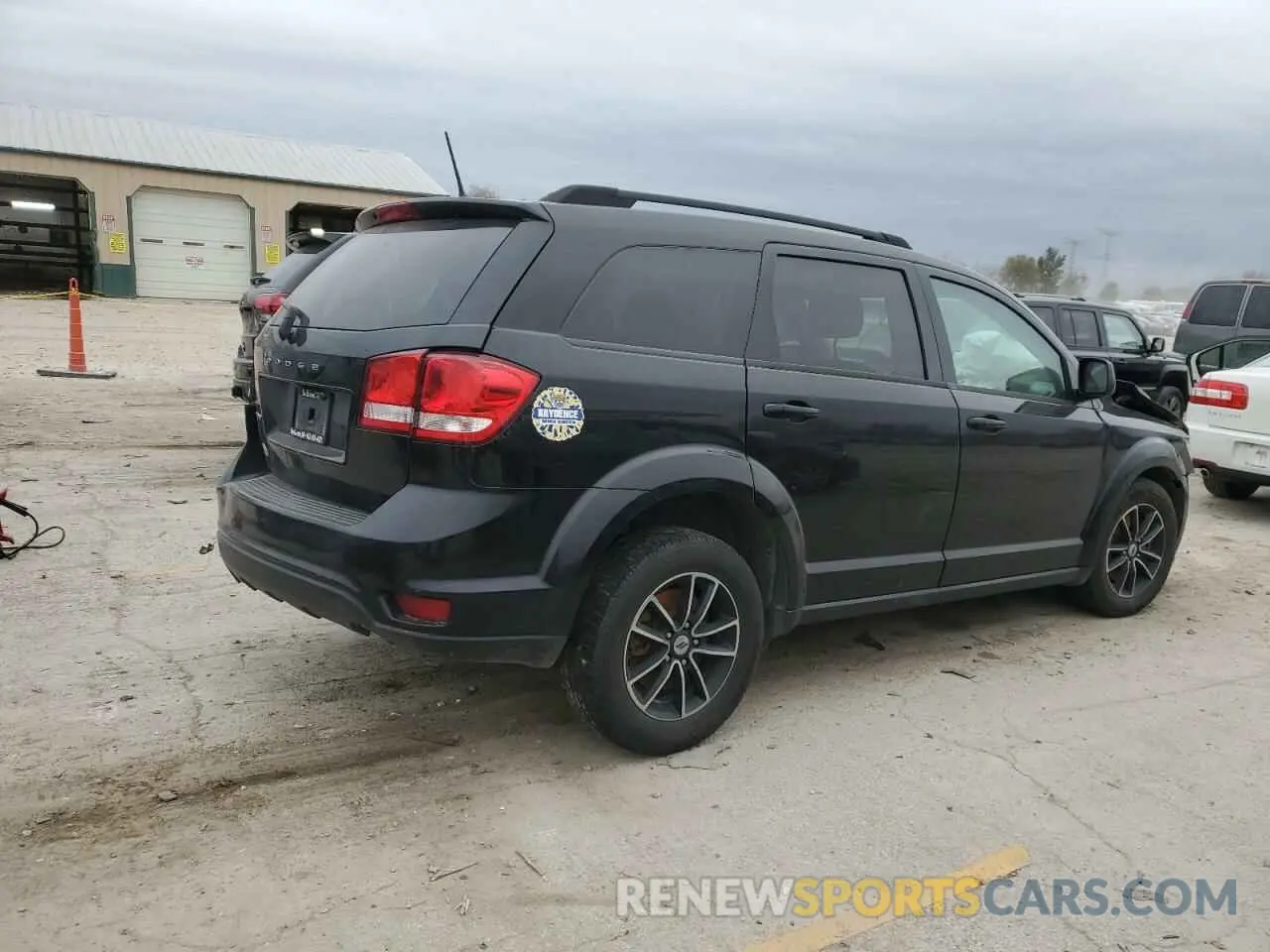 3 Photograph of a damaged car 3C4PDCBB1KT719203 DODGE JOURNEY 2019