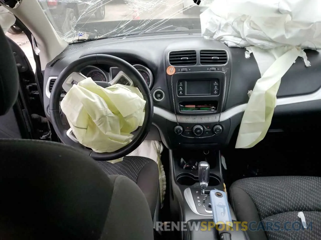 8 Photograph of a damaged car 3C4PDCBB1KT719203 DODGE JOURNEY 2019
