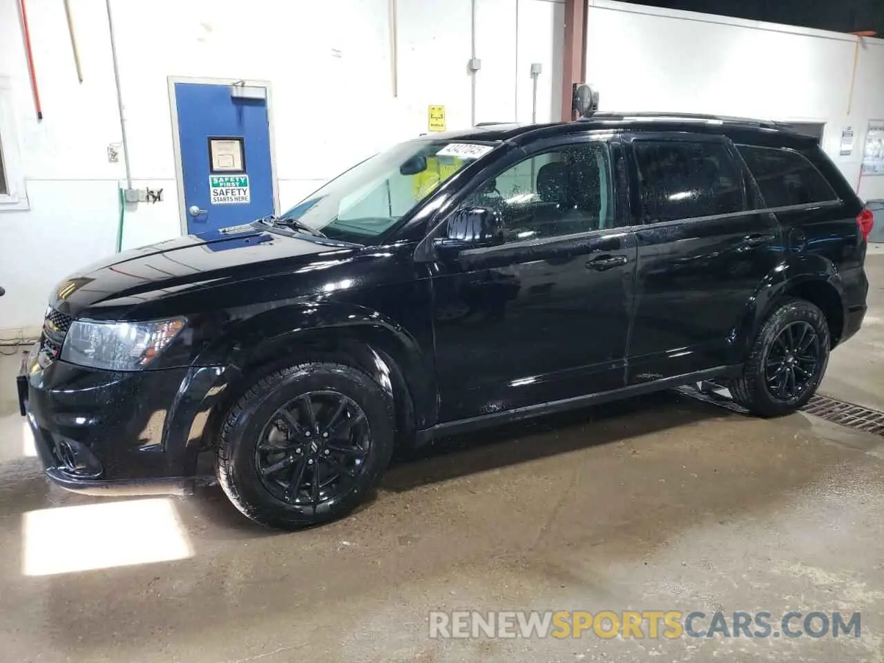 1 Photograph of a damaged car 3C4PDCBB1KT778770 DODGE JOURNEY 2019