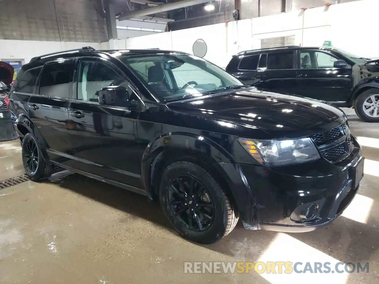 4 Photograph of a damaged car 3C4PDCBB1KT778770 DODGE JOURNEY 2019