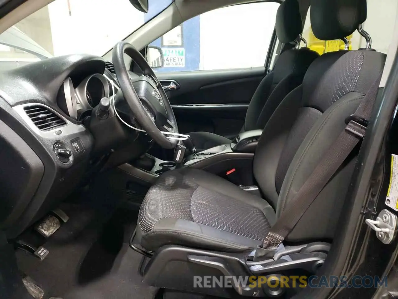 7 Photograph of a damaged car 3C4PDCBB1KT778770 DODGE JOURNEY 2019