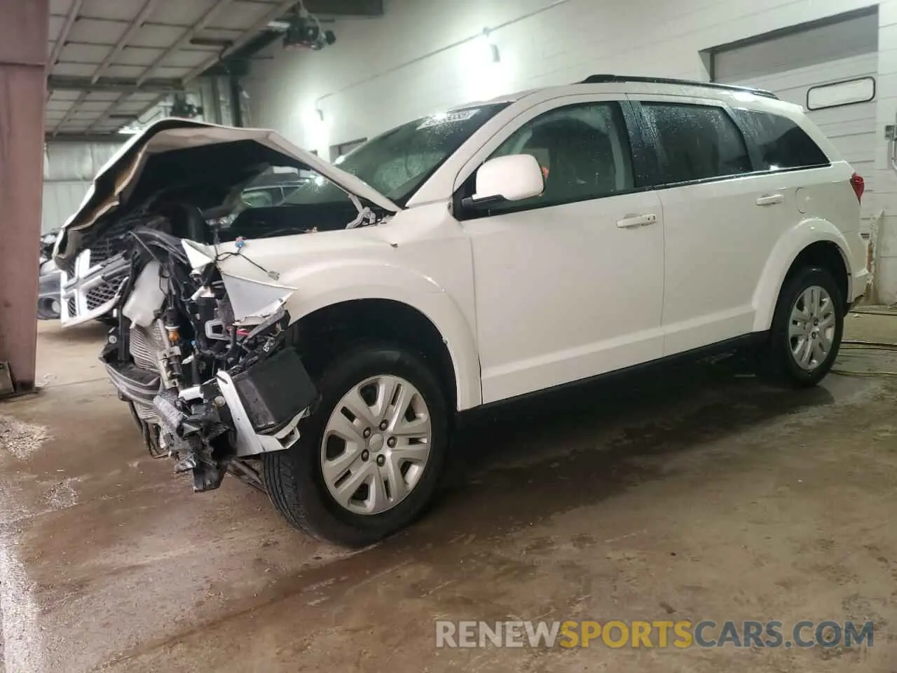 1 Photograph of a damaged car 3C4PDCBB1KT784133 DODGE JOURNEY 2019