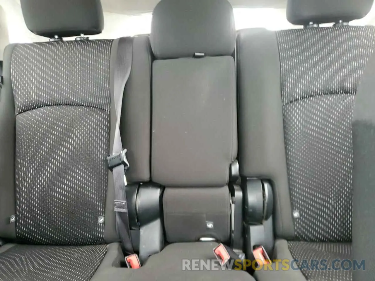 10 Photograph of a damaged car 3C4PDCBB1KT784133 DODGE JOURNEY 2019