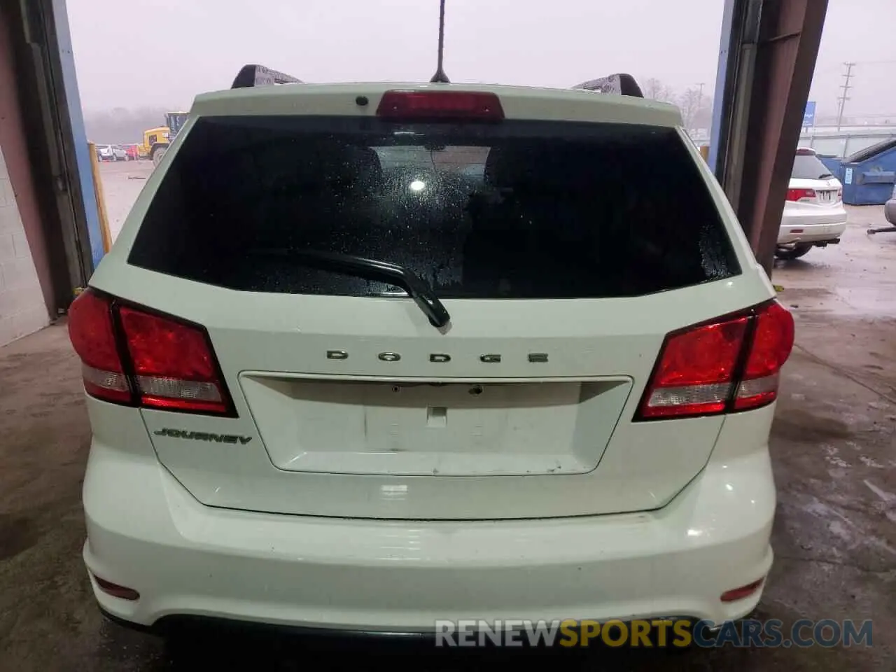 6 Photograph of a damaged car 3C4PDCBB1KT784133 DODGE JOURNEY 2019