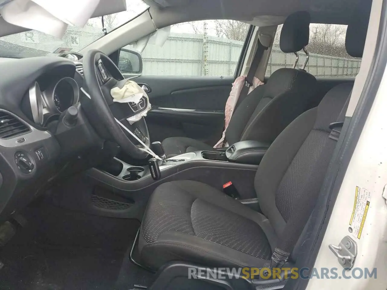 7 Photograph of a damaged car 3C4PDCBB1KT784133 DODGE JOURNEY 2019