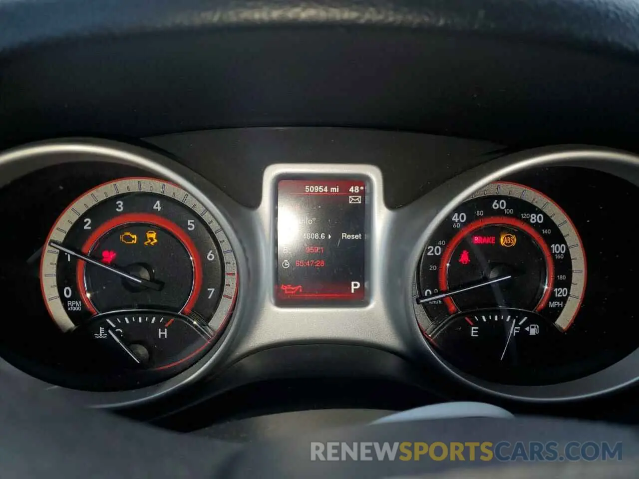 9 Photograph of a damaged car 3C4PDCBB1KT784133 DODGE JOURNEY 2019