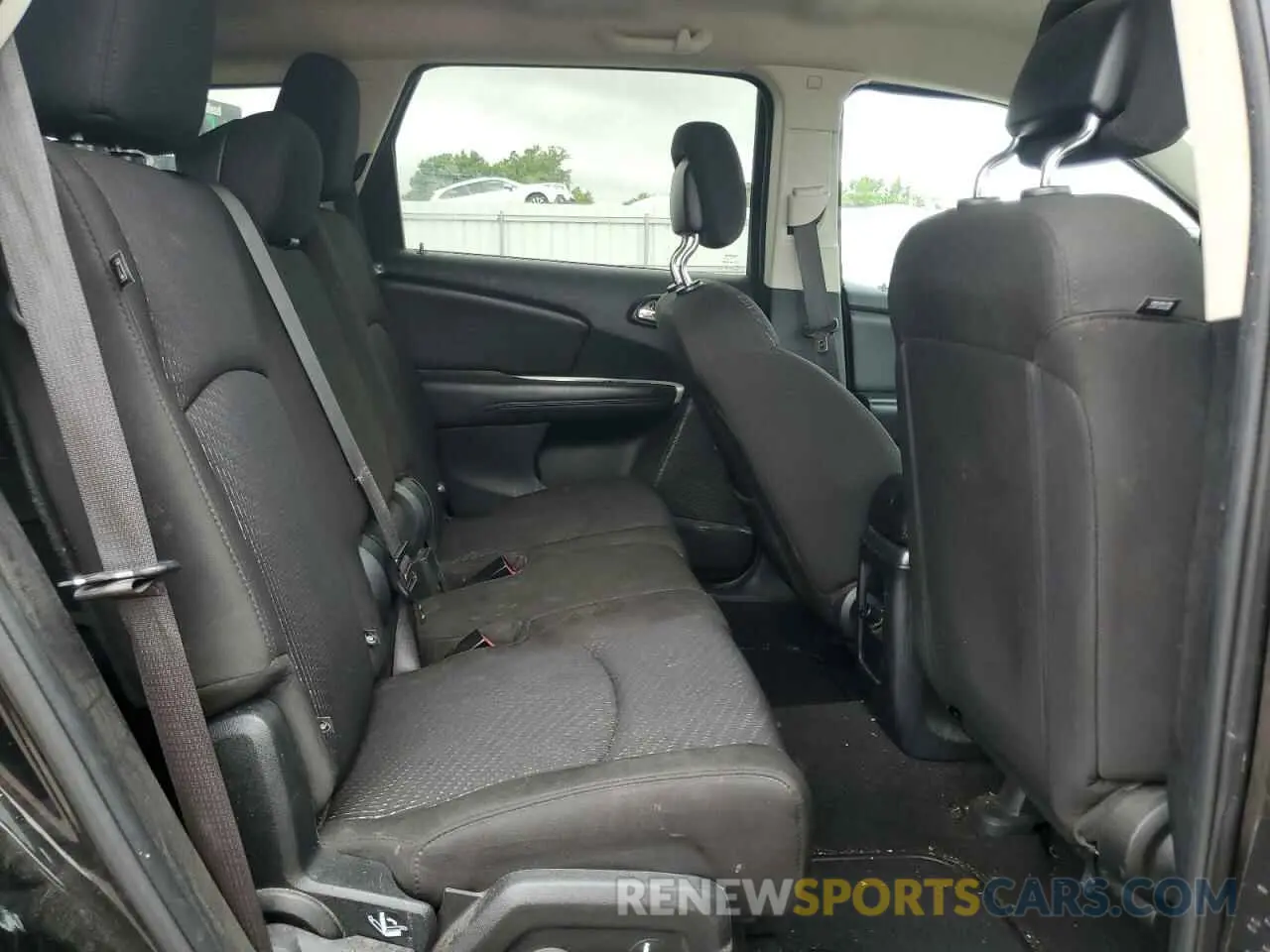 11 Photograph of a damaged car 3C4PDCBB1KT798081 DODGE JOURNEY 2019