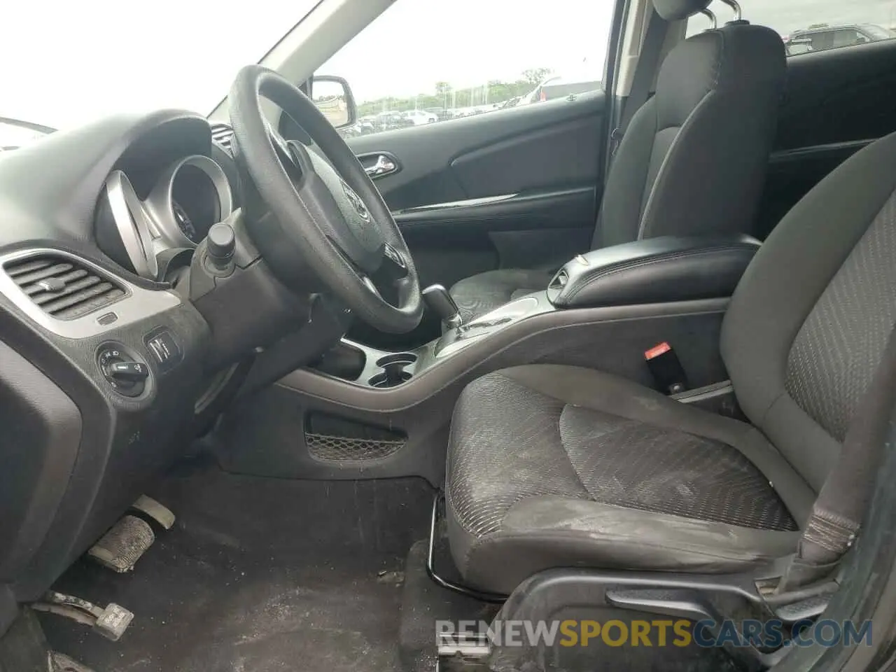 7 Photograph of a damaged car 3C4PDCBB1KT798081 DODGE JOURNEY 2019