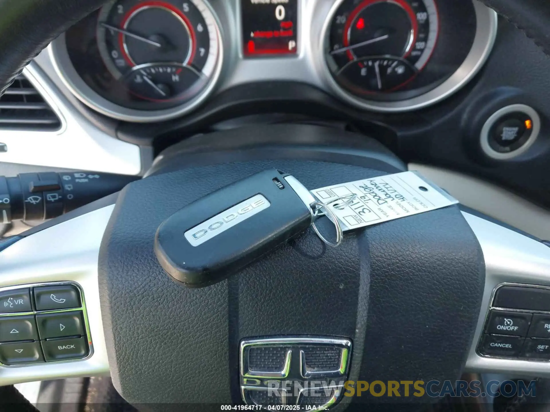 11 Photograph of a damaged car 3C4PDCBB1KT835453 DODGE JOURNEY 2019