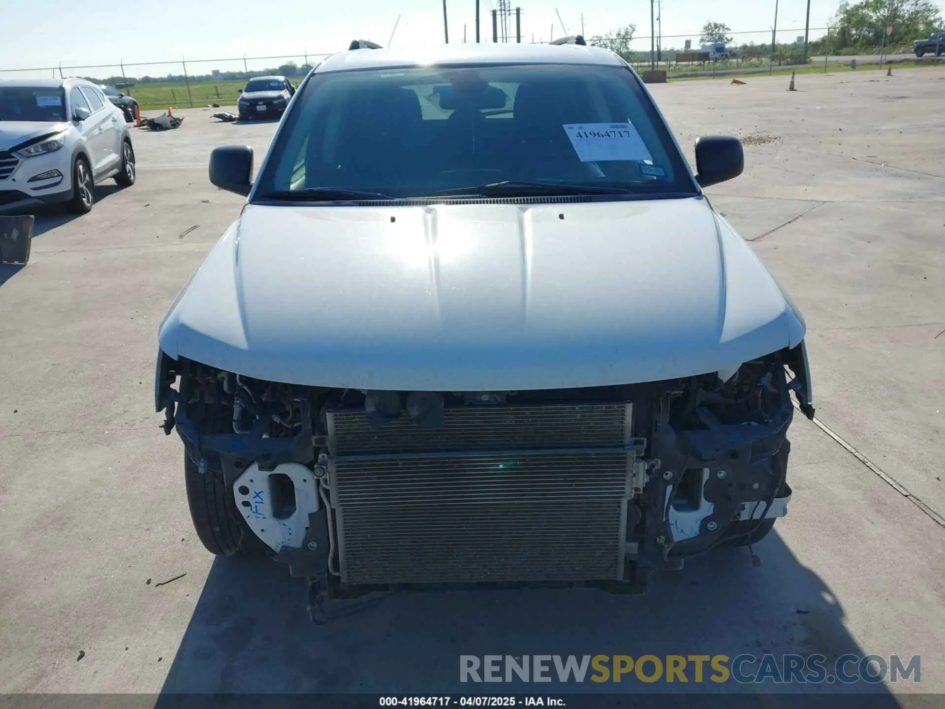 12 Photograph of a damaged car 3C4PDCBB1KT835453 DODGE JOURNEY 2019