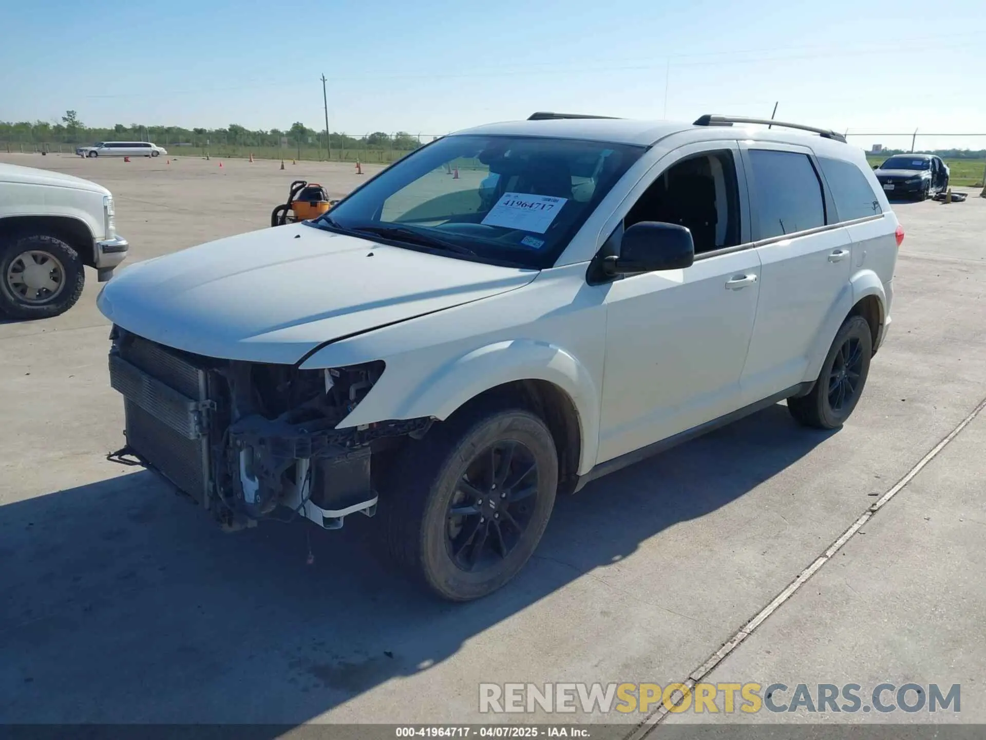 2 Photograph of a damaged car 3C4PDCBB1KT835453 DODGE JOURNEY 2019