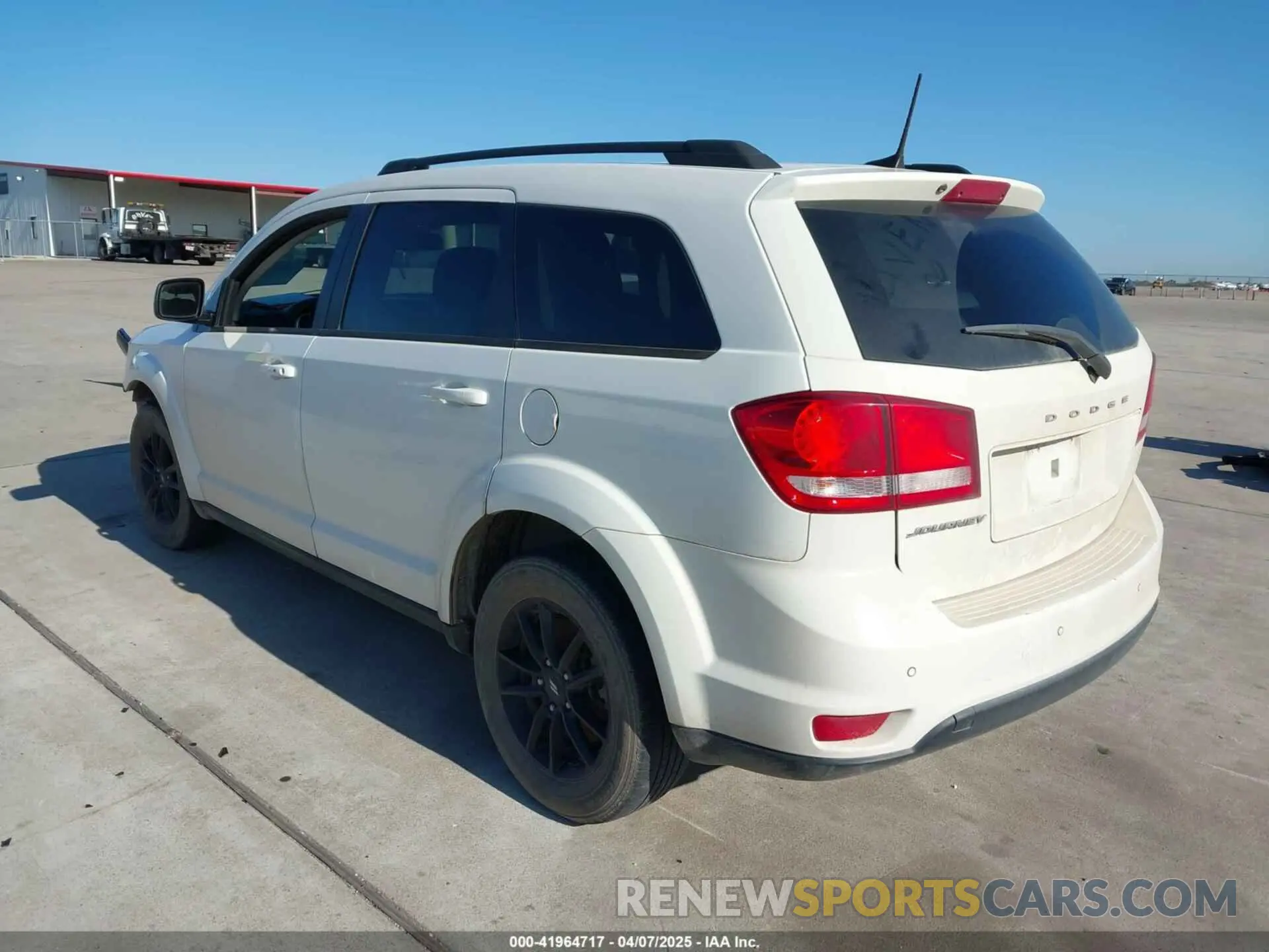 3 Photograph of a damaged car 3C4PDCBB1KT835453 DODGE JOURNEY 2019